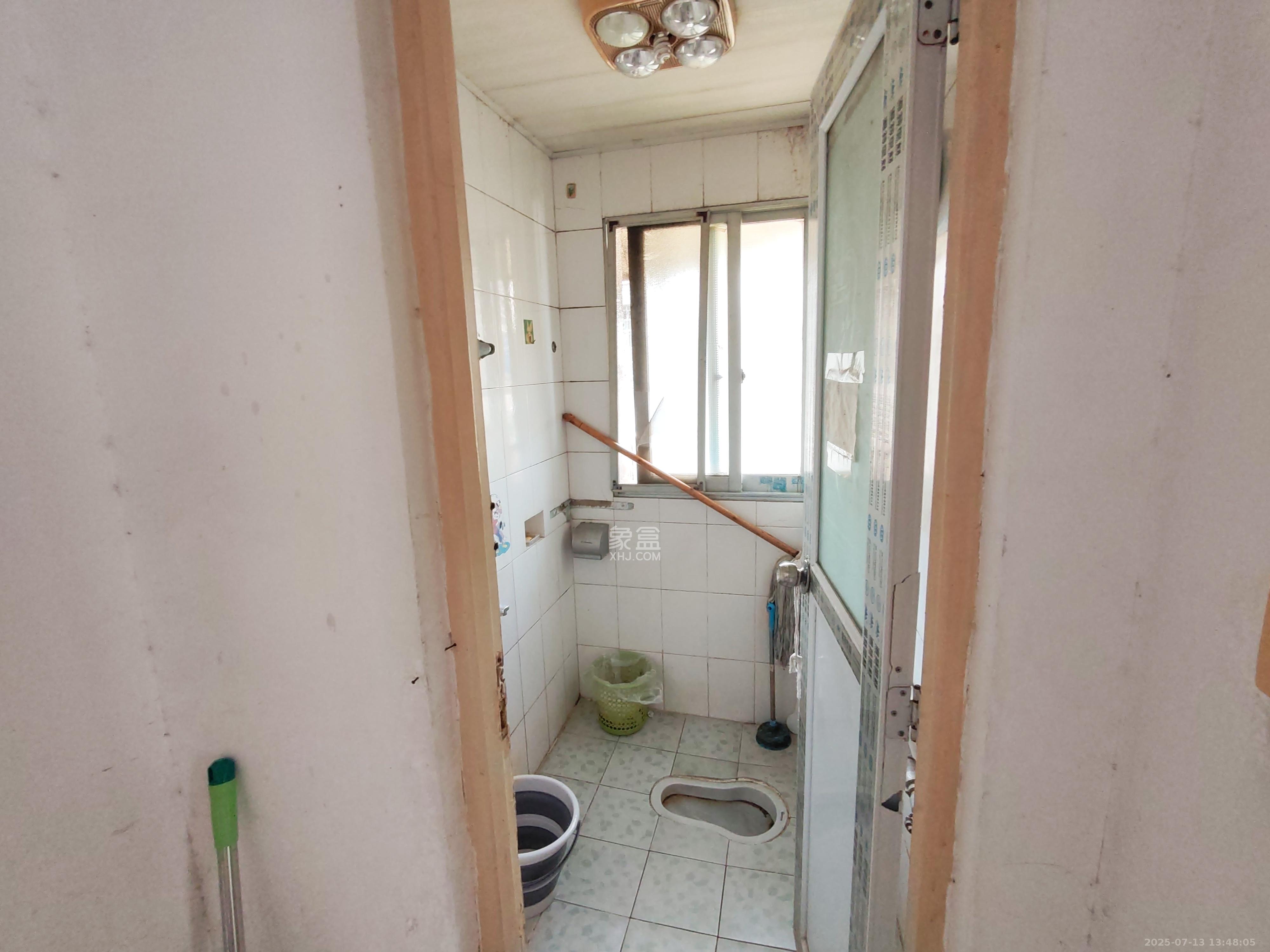 轻苑小区 3室2厅1卫 1800.0元/月 轻苑小区 3室2厅1卫 1800.0元/月室内图