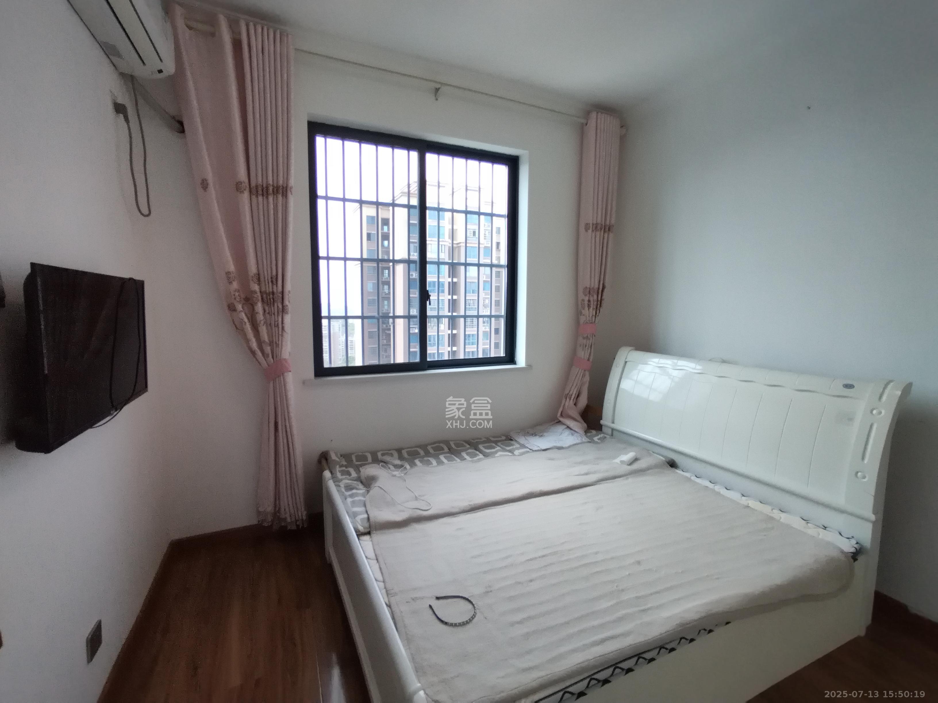 滨江海棠湾  4室2厅1卫   2300.00元/月室内图