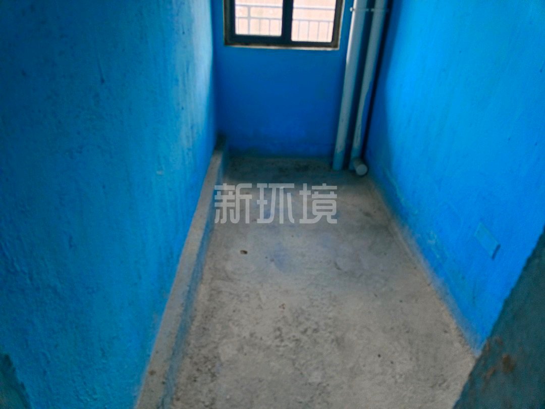 丽景水苑  3室2厅2卫   60.00万客厅