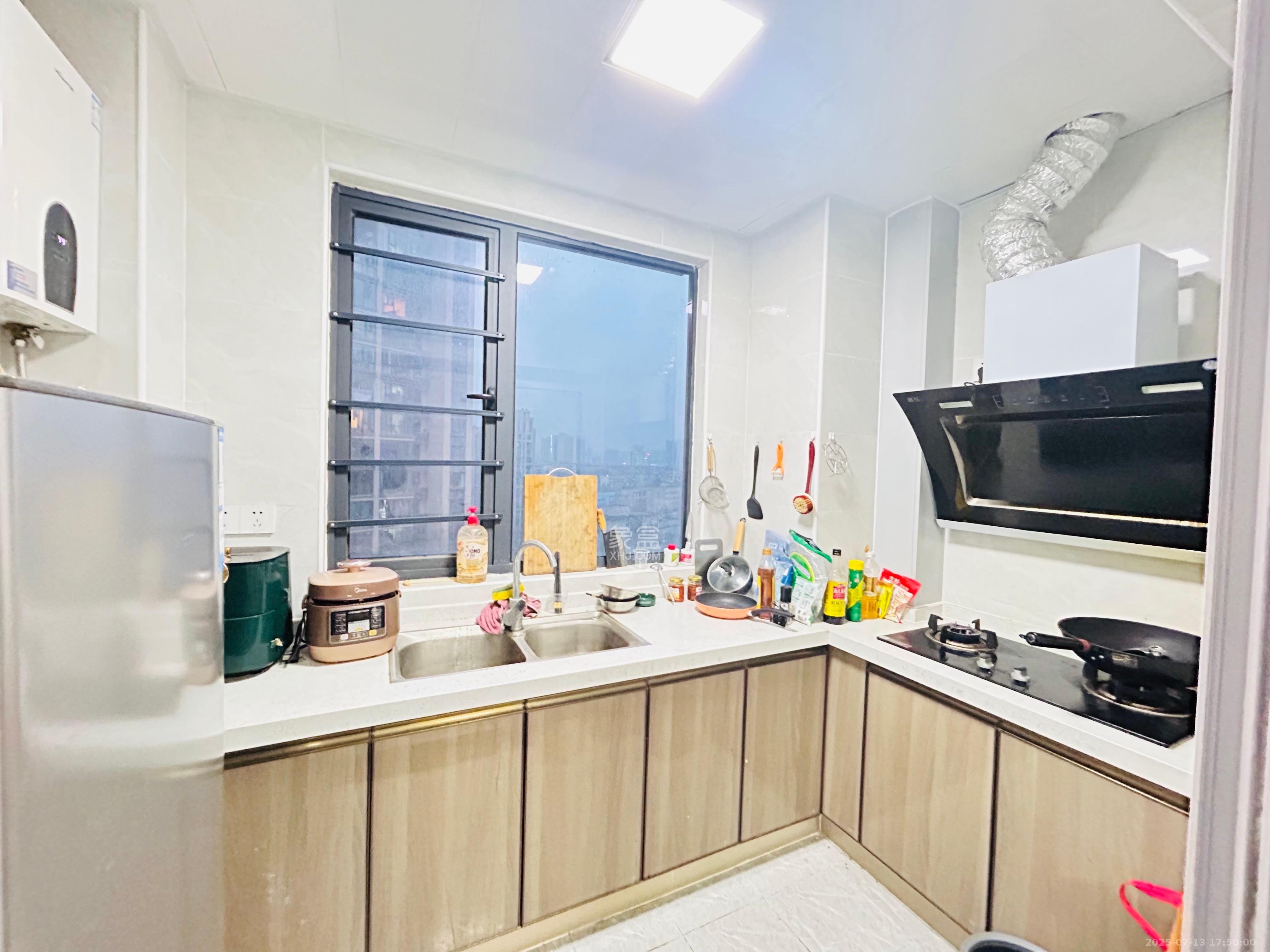 振业城三期 1室1厅1卫 700.0元/月 振业城三期 1室1厅1卫 700.0元/月室内图