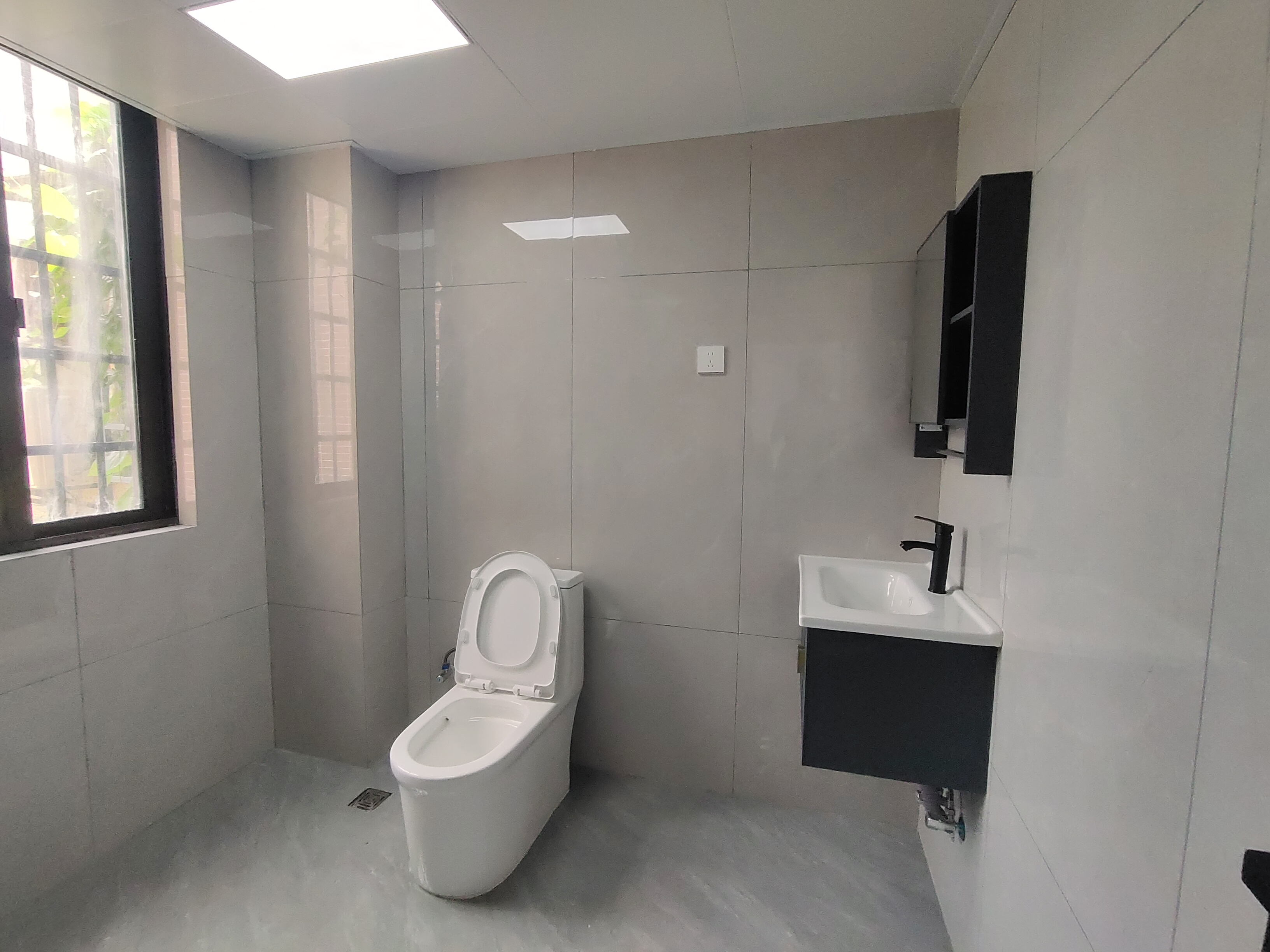 金域滨江 3室2厅2卫 1800.0元/月 金域滨江 3室2厅2卫 1800.0元/月室内图