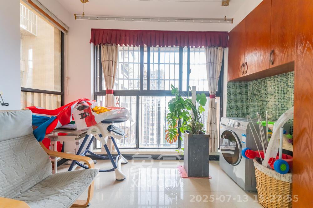 华润凤凰城三期 3室2厅2卫 2400.0元/月 华润凤凰城三期 3室2厅2卫 2400.0元/月室内图