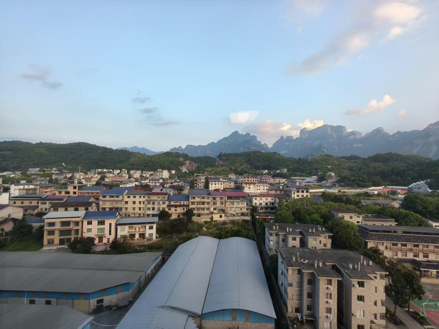 锦绣公馆  4室2厅2卫   82.80万客厅