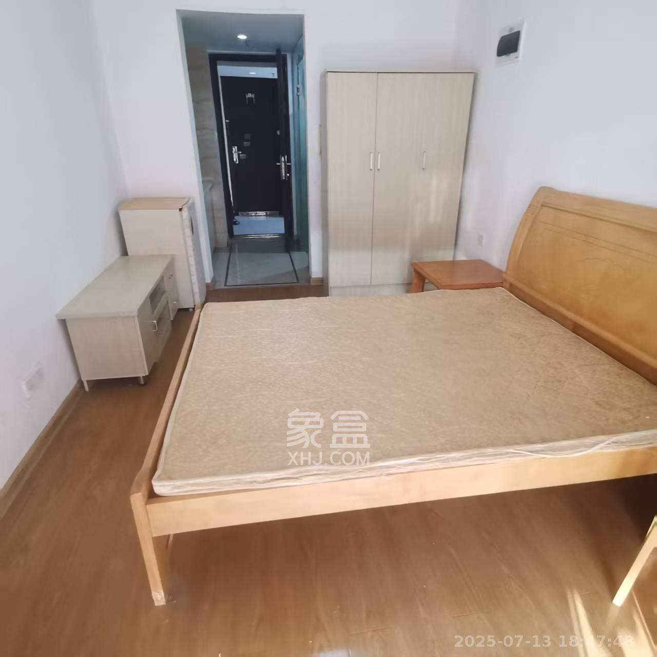 万科金域华府一期  1室1厅1卫    1000.0元/月 万科金域华府一期  1室1厅1卫    1000.0元/月