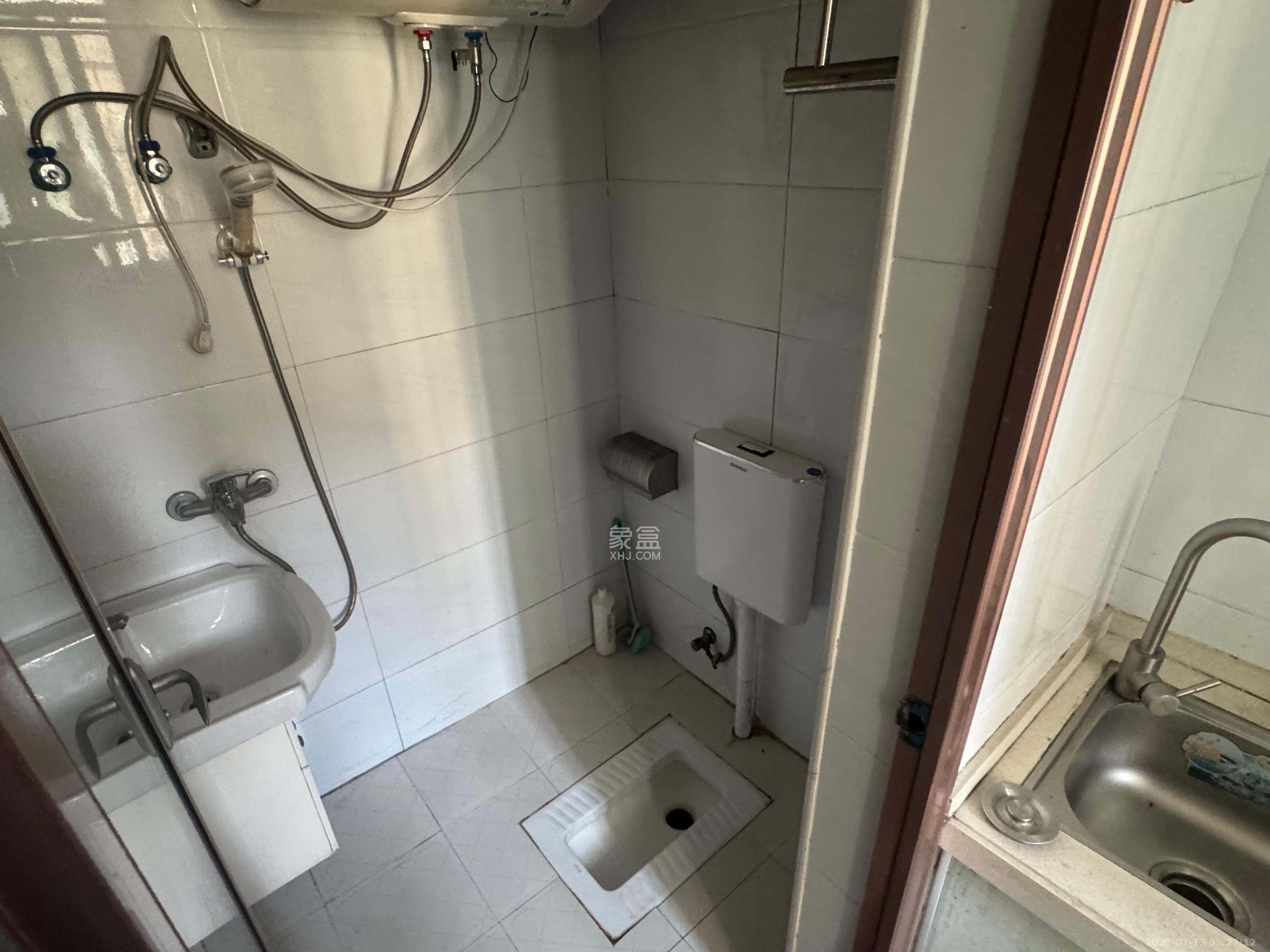 嘉顺苑 1室1厅1卫 1000.0元/月 嘉顺苑 1室1厅1卫 1000.0元/月室内图