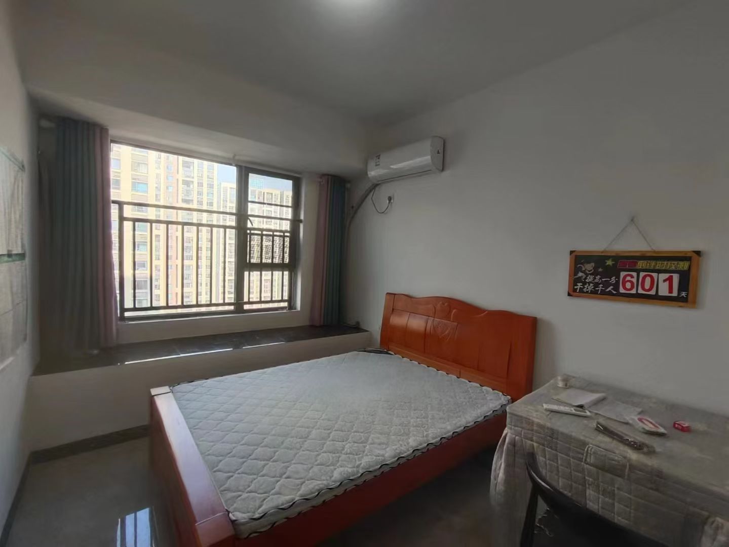 百弘学府城 3室2厅2卫 2000.0元/月 百弘学府城 3室2厅2卫 2000.0元/月室内图