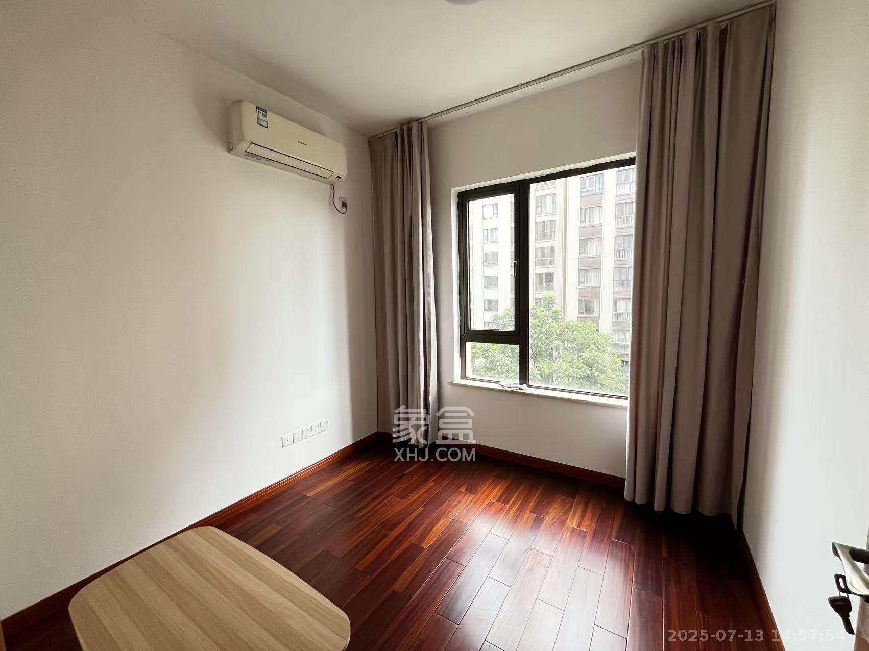 金茂梅溪湖 4室2厅2卫 3800.0元/月 金茂梅溪湖 4室2厅2卫 3800.0元/月室内图