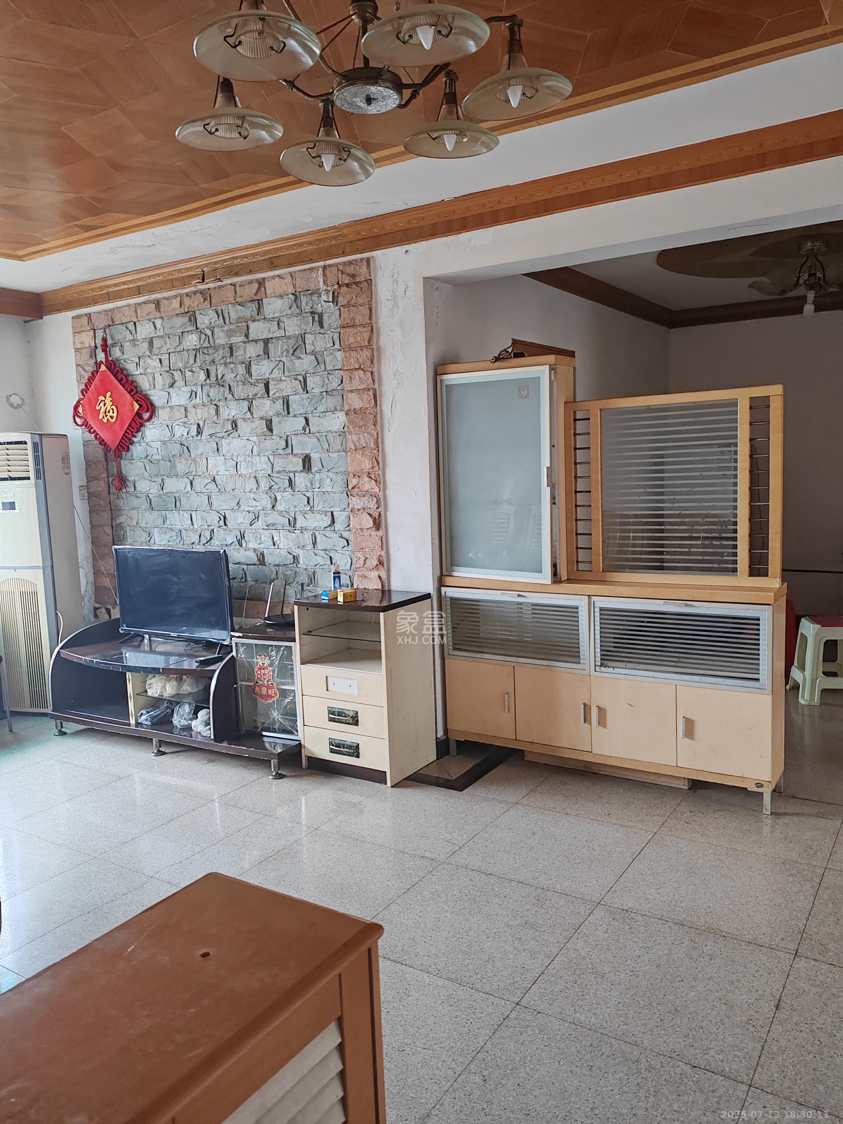 三湘小区  3室2厅1卫    1500.0元/月 三湘小区  3室2厅1卫    1500.0元/月室内图1