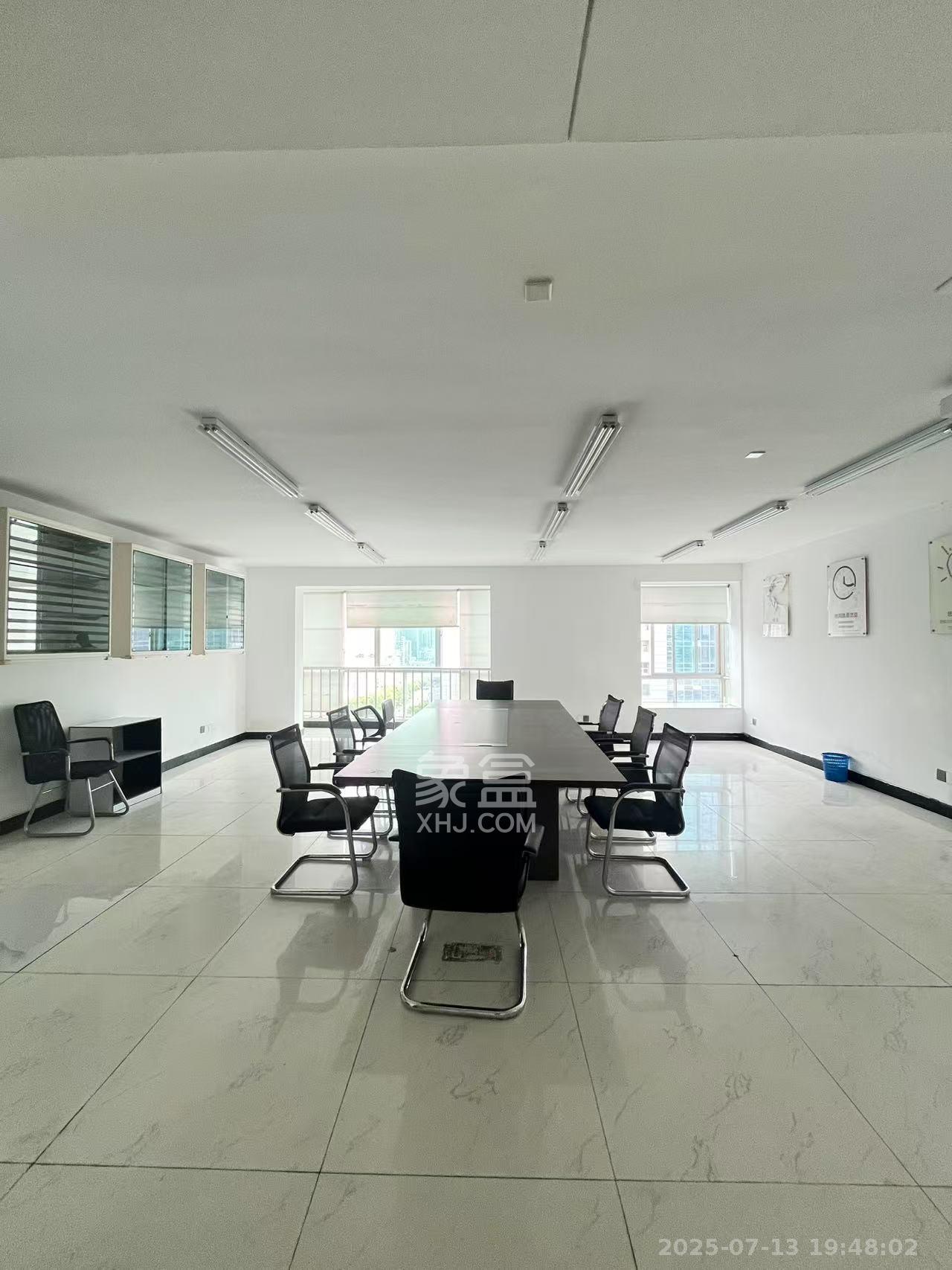 湖南财富中心  5室2厅2卫    4800.0元/月 湖南财富中心  5室2厅2卫    4800.0元/月室内图