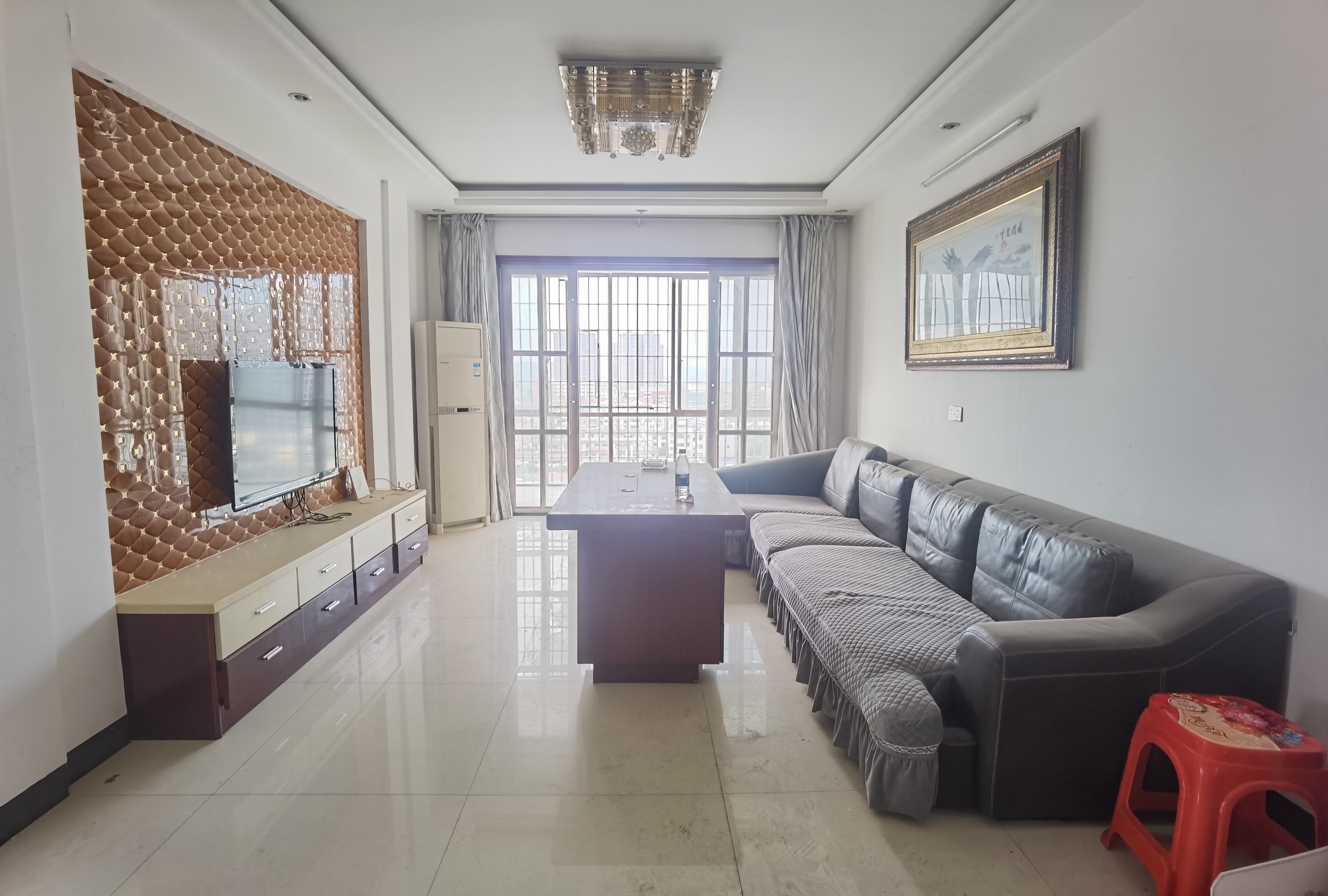 百花好望角 2室2厅2卫 43.8万 百花好望角 2室2厅2卫 43.8万客厅