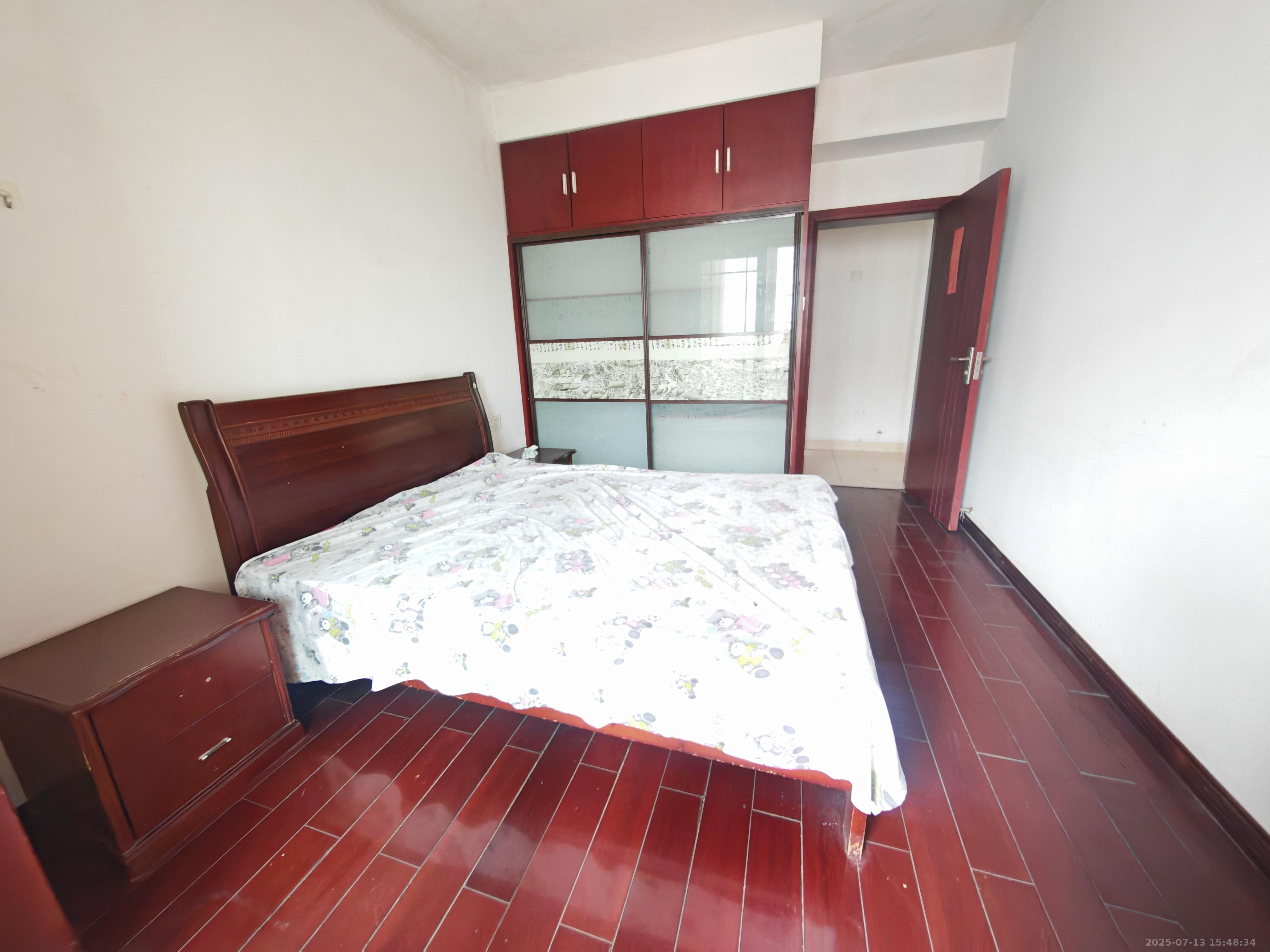 鑫天芙蓉 3室2厅2卫 2200.0元/月 鑫天芙蓉 3室2厅2卫 2200.0元/月室内图