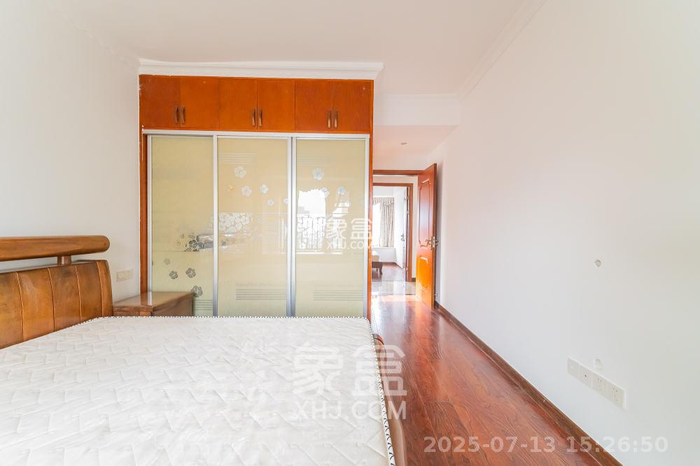 华润凤凰城三期 3室2厅2卫 2400.0元/月 华润凤凰城三期 3室2厅2卫 2400.0元/月室内图