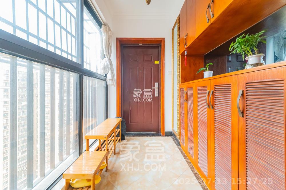 华润凤凰城三期 3室2厅2卫 2400.0元/月 华润凤凰城三期 3室2厅2卫 2400.0元/月室内图