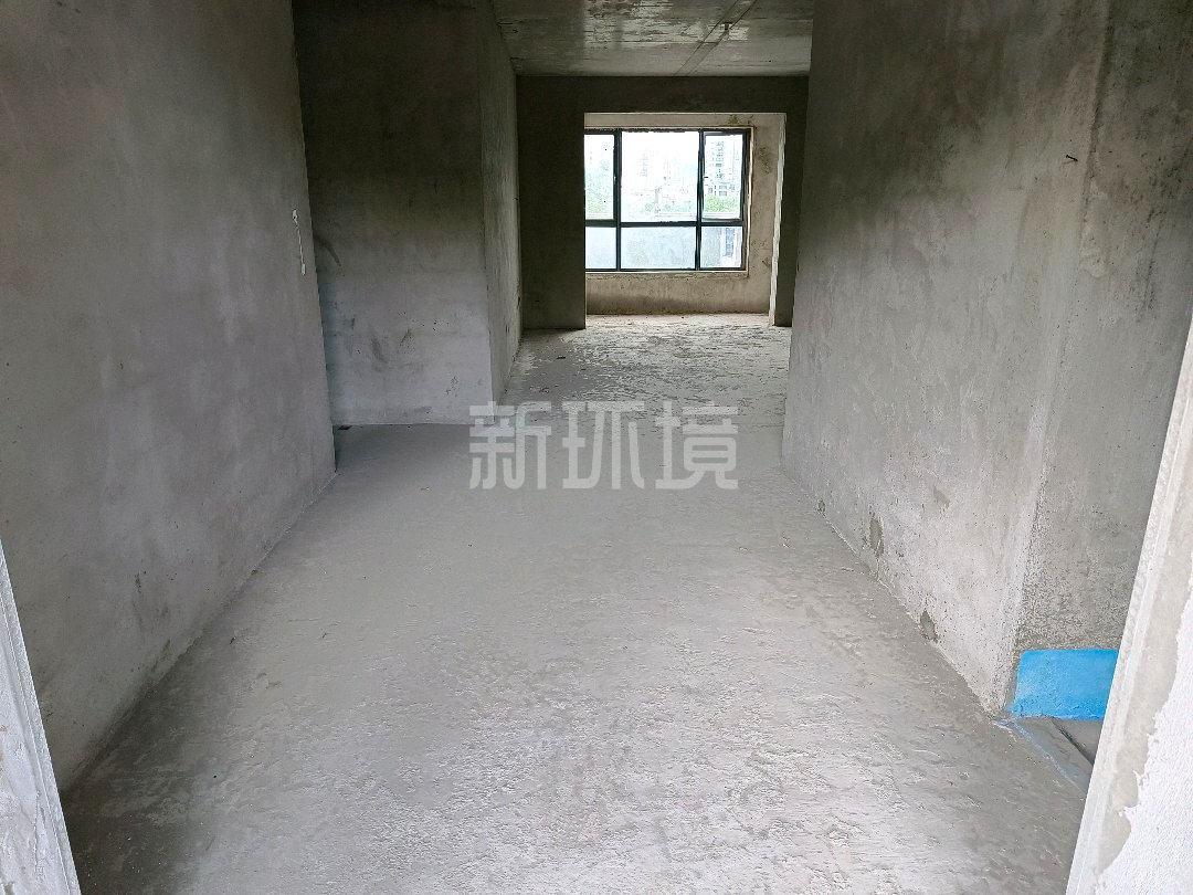 丽景水苑  3室2厅2卫   60.00万客厅