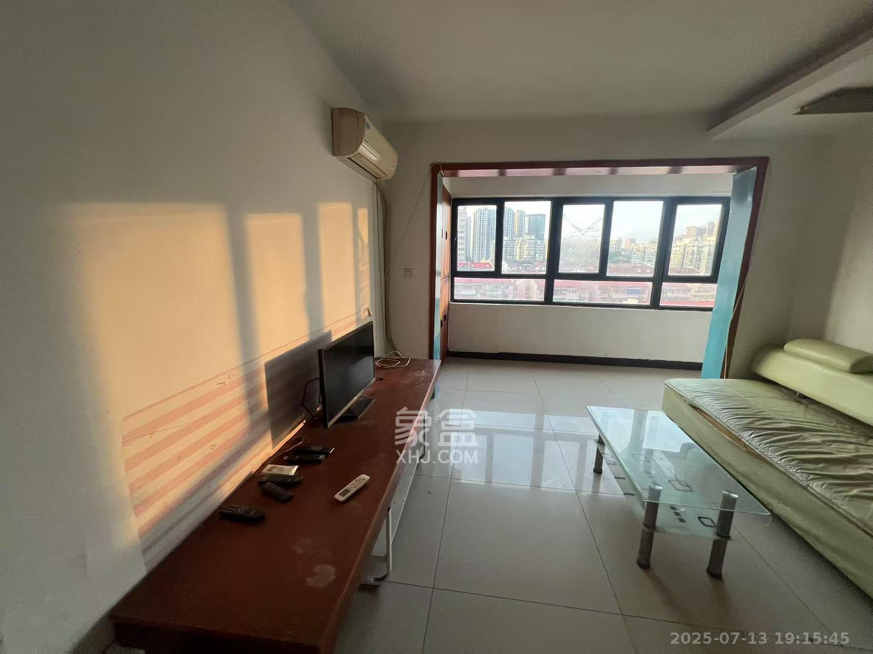 南国新城  2室2厅1卫    1800.0元/月 南国新城  2室2厅1卫    1800.0元/月室内图