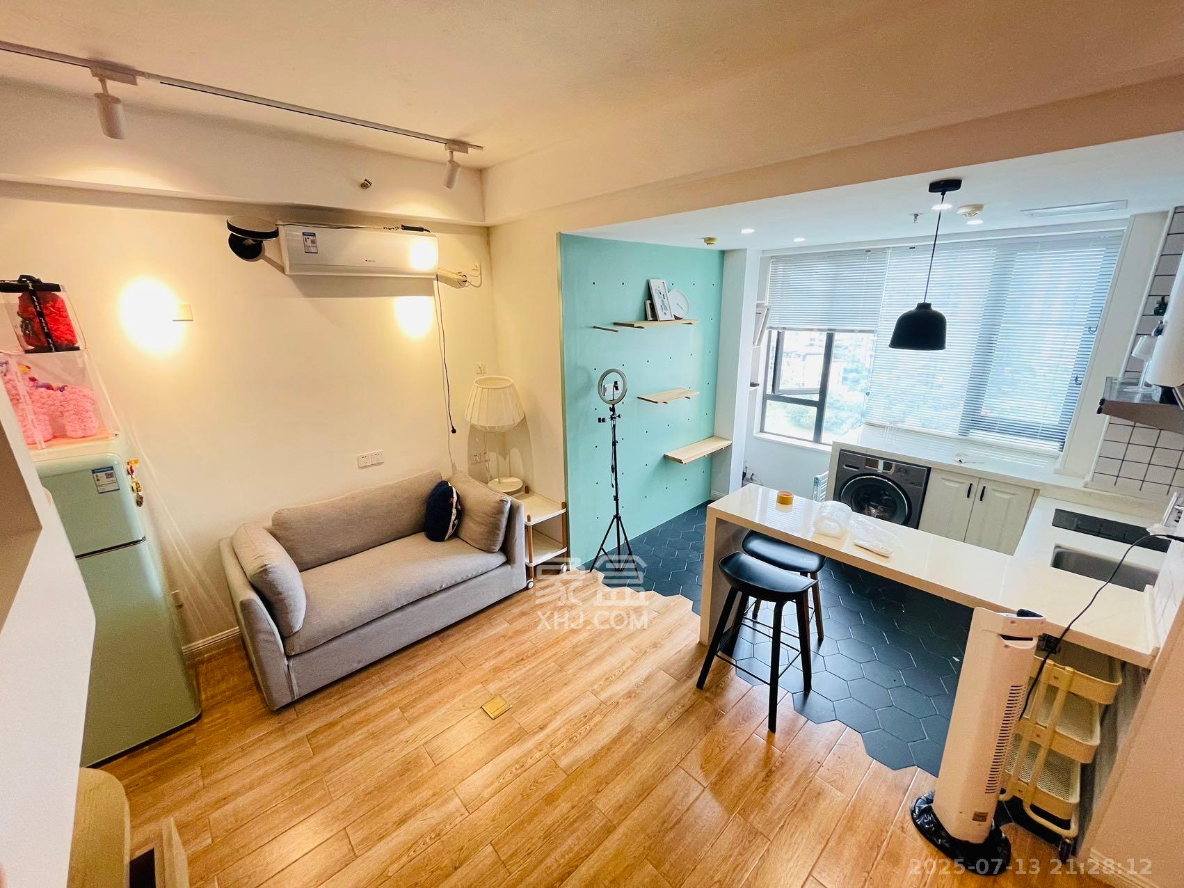 半山公馆(半山国际中心) 1室1厅1卫 2100.0元/月 半山公馆(半山国际中心) 1室1厅1卫 2100.0元/月室内图