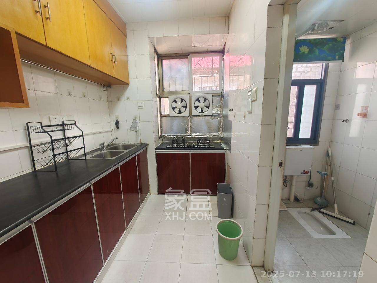 宝塔山私房散盘 1室1厅1卫 1400.0元/月 宝塔山私房散盘 1室1厅1卫 1400.0元/月室内图