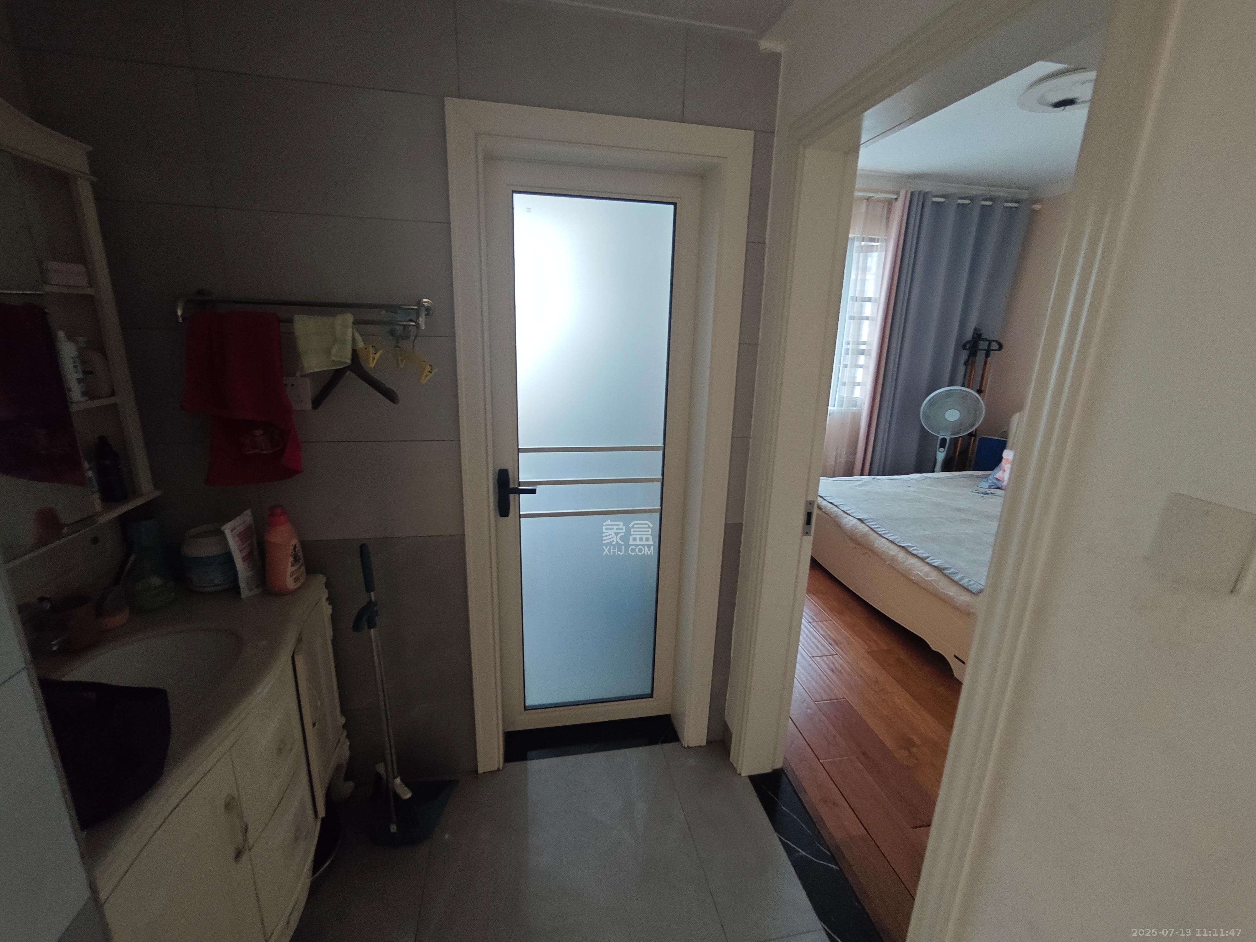 今时艺苑 3室2厅1卫 2500.0元/月 今时艺苑 3室2厅1卫 2500.0元/月室内图