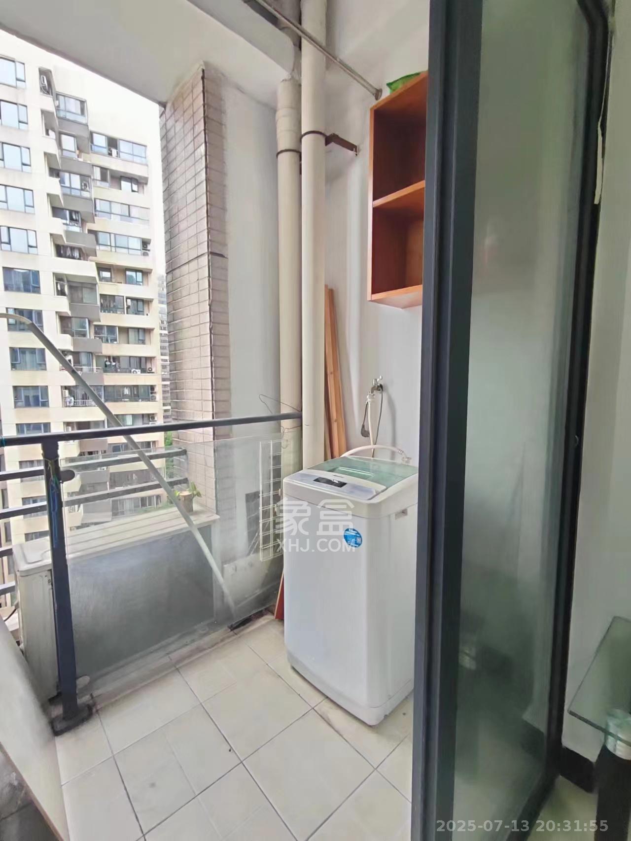 长房时代城  1室1厅1卫    1400.0元/月室内图