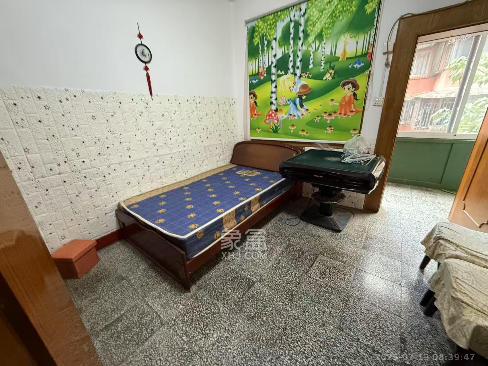 湘粮机械厂宿舍 2室2厅1卫 1600.0元/月 湘粮机械厂宿舍 2室2厅1卫 1600.0元/月室内图