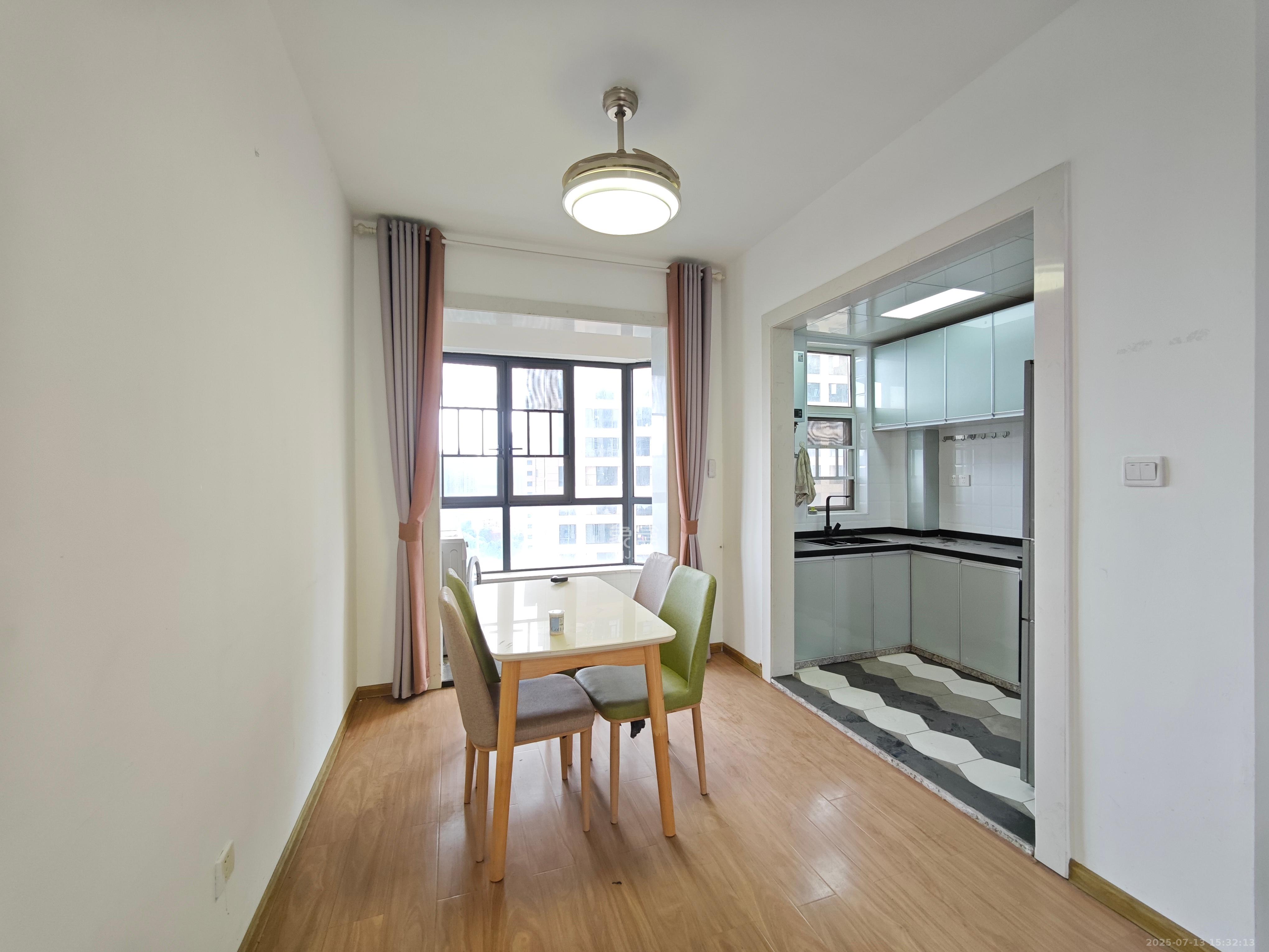 五矿万境水岸五期(五矿万境水岸文苑)  3室2厅1卫    2300.0元/月 五矿万境水岸五期(五矿万境水岸文苑)  3室2厅1卫    2300.0元/月室内图