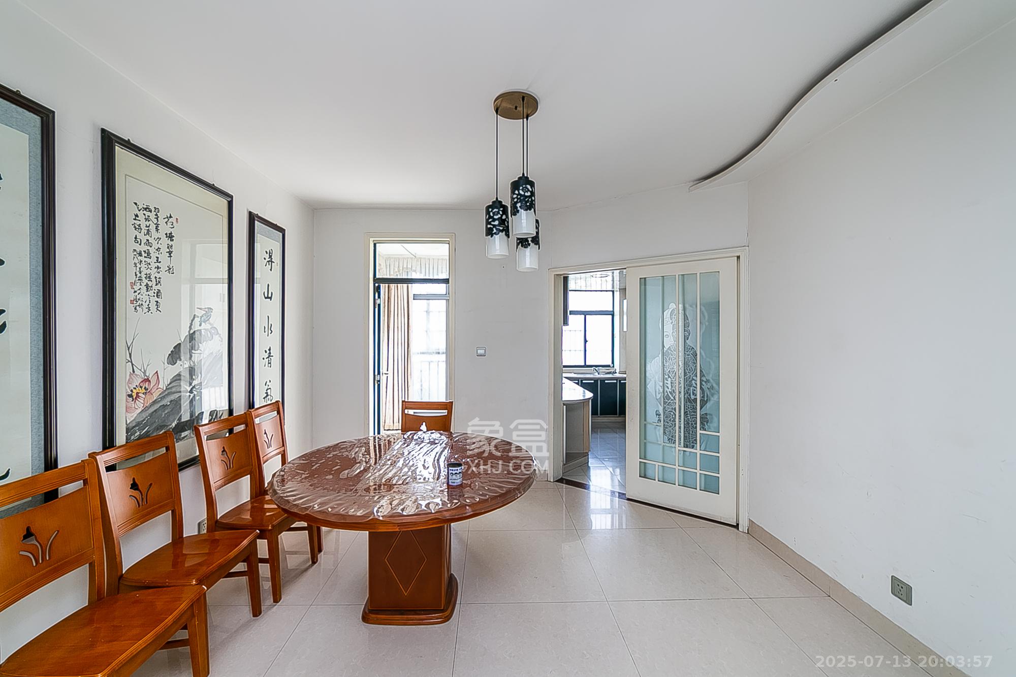 湘水一城(一期) 3室1厅1卫 99.0万 湘水一城(一期) 3室1厅1卫 99.0万客厅