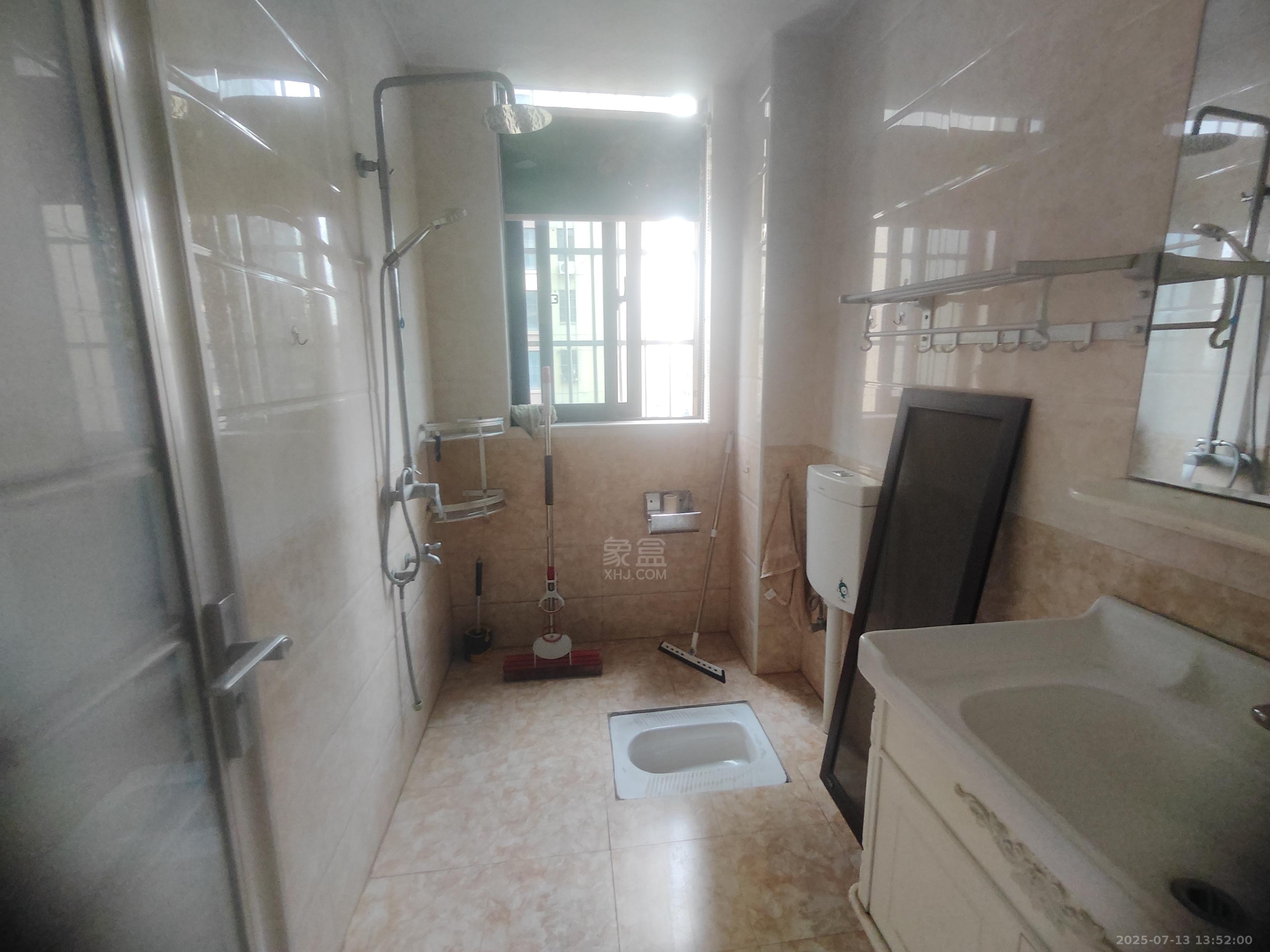 金轮翡翠名园 3室2厅1卫 1600.0元/月 金轮翡翠名园 3室2厅1卫 1600.0元/月室内图