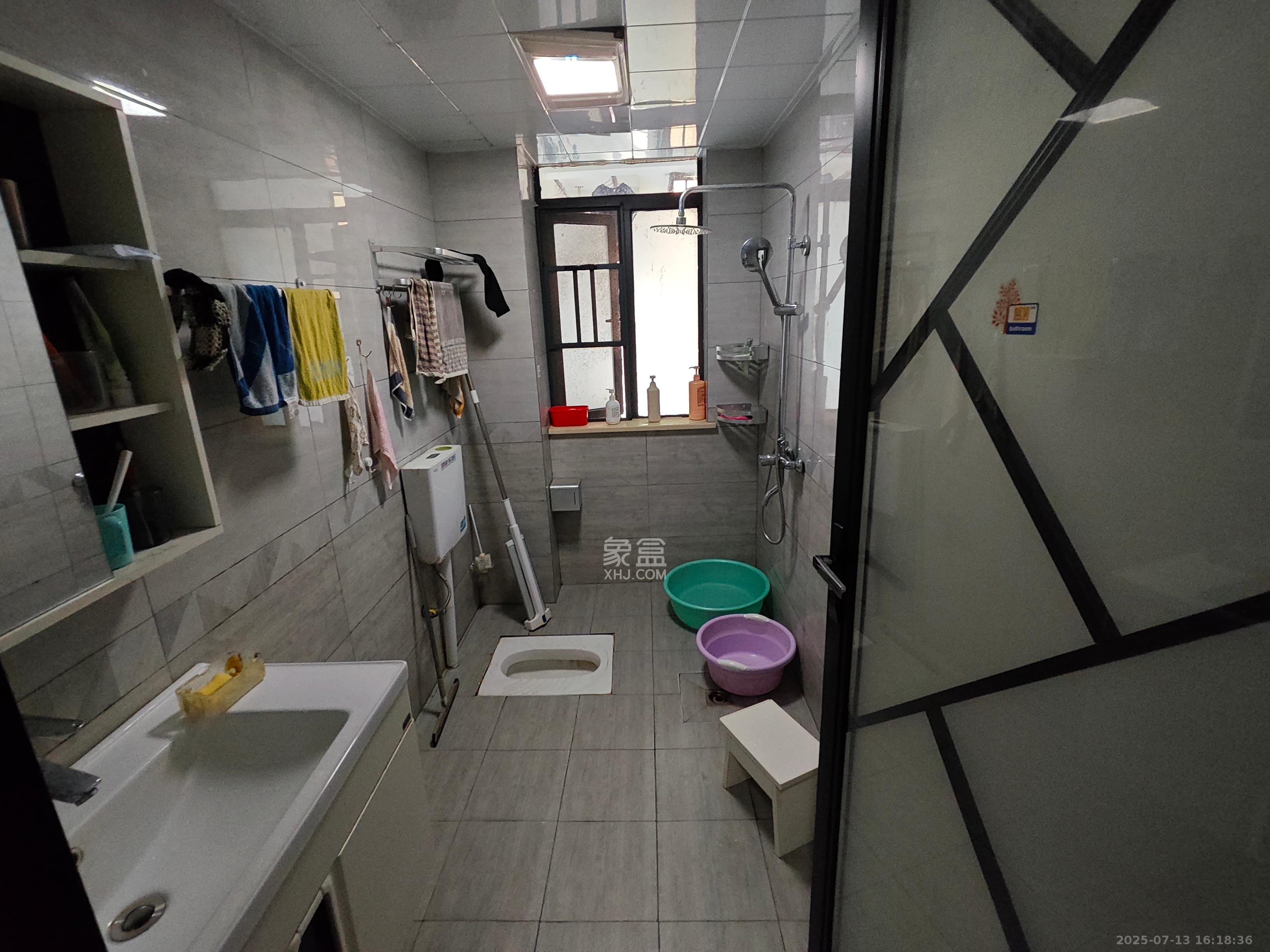 辉煌国际城二期  1室0厅0卫    3200.0元/月 辉煌国际城二期  1室0厅0卫    3200.0元/月室内图