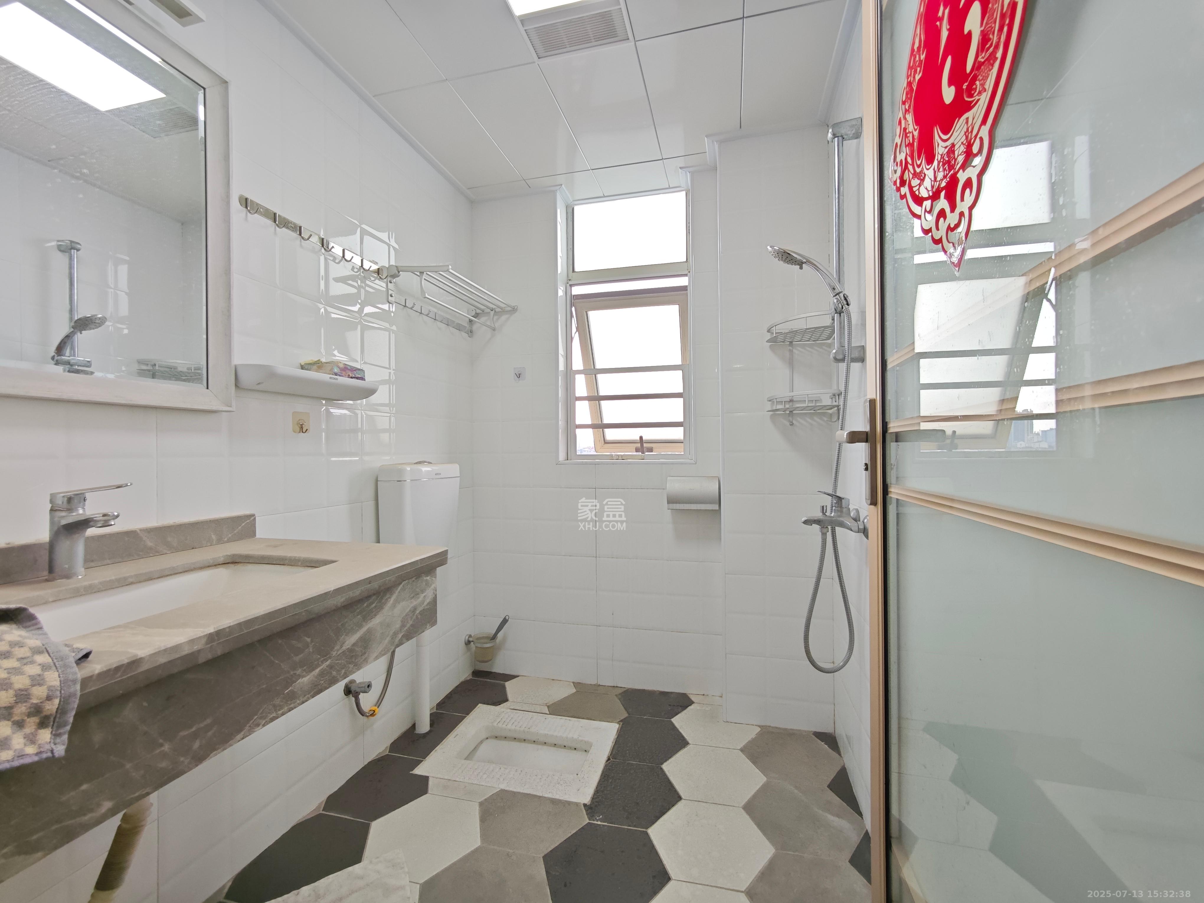 五矿万境水岸五期(五矿万境水岸文苑)  3室2厅1卫    2300.0元/月 五矿万境水岸五期(五矿万境水岸文苑)  3室2厅1卫    2300.0元/月室内图