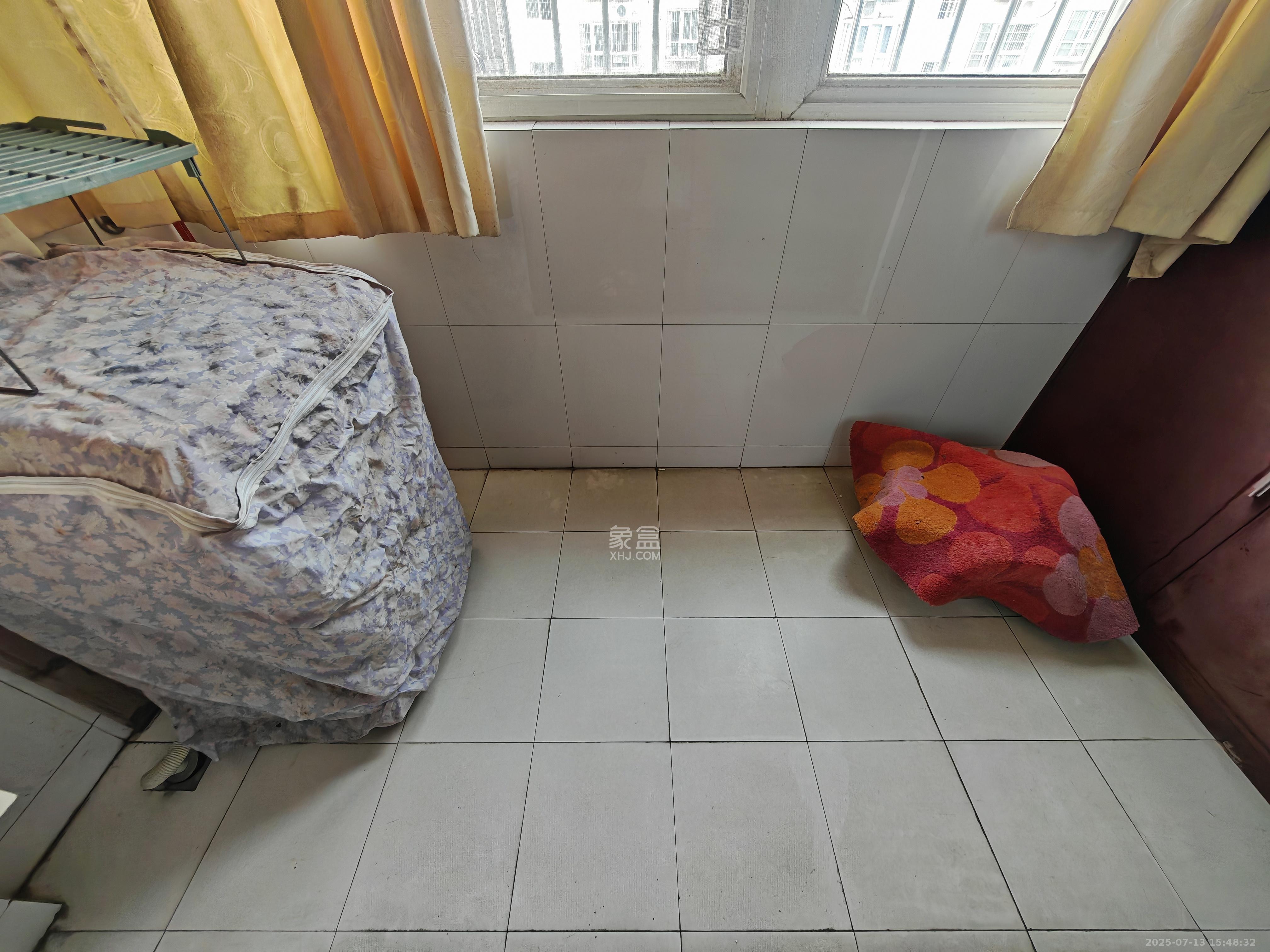 鑫天芙蓉 3室2厅2卫 2200.0元/月 鑫天芙蓉 3室2厅2卫 2200.0元/月室内图