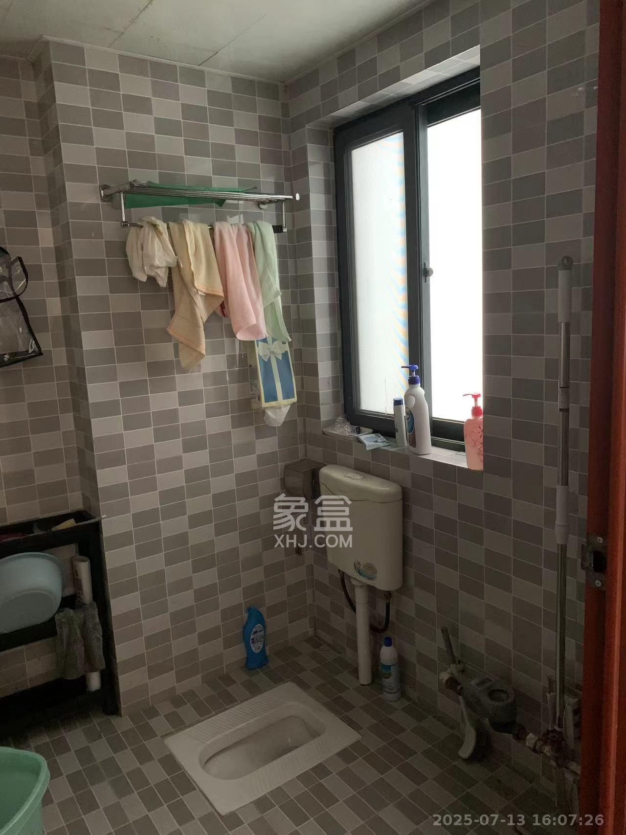 浏阳河畔家园  4室2厅1卫    2800.0元/月室内图