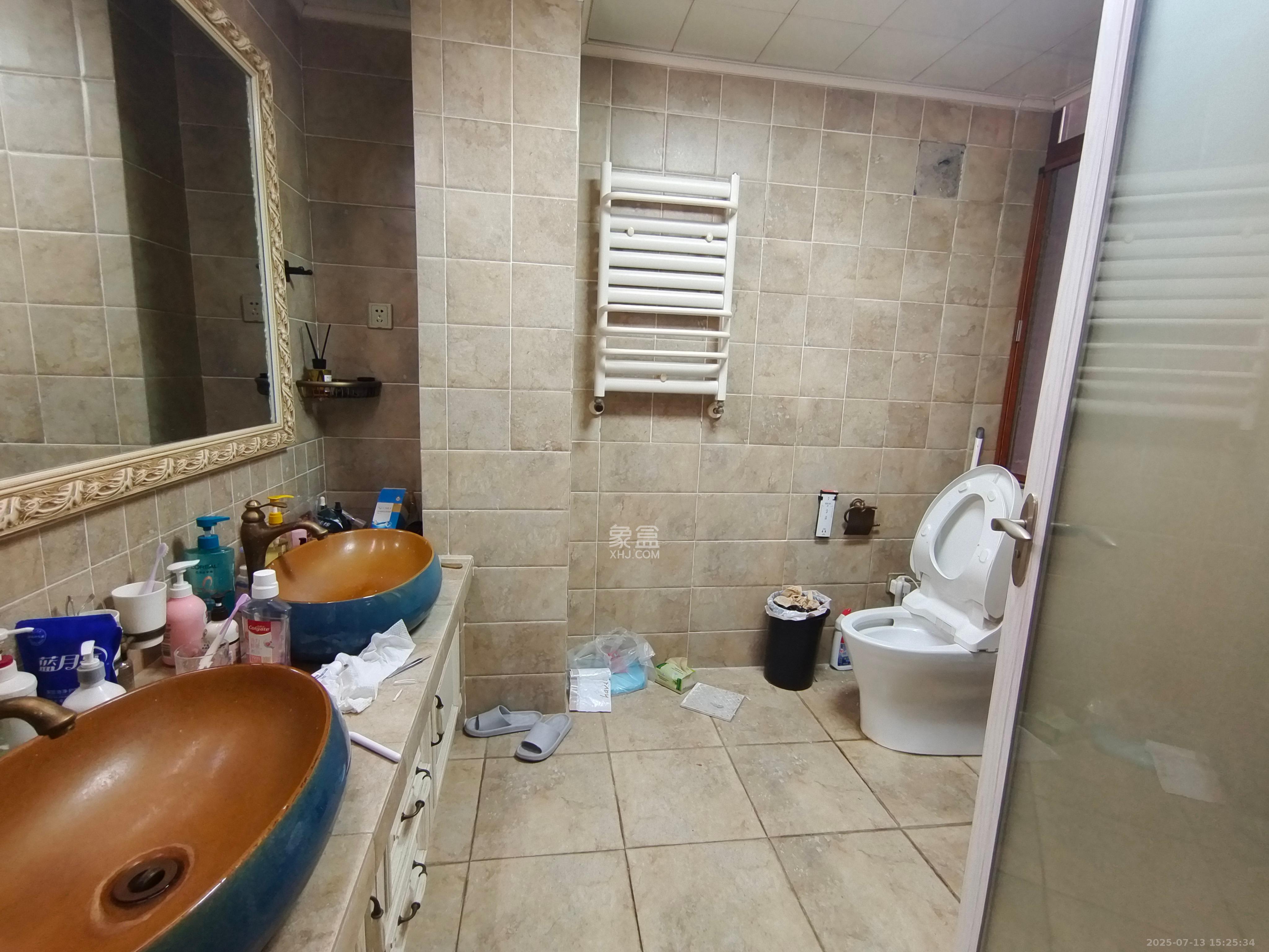 龙湾国际洋房 1室2厅2卫 2900.0元/月 龙湾国际洋房 1室2厅2卫 2900.0元/月室内图