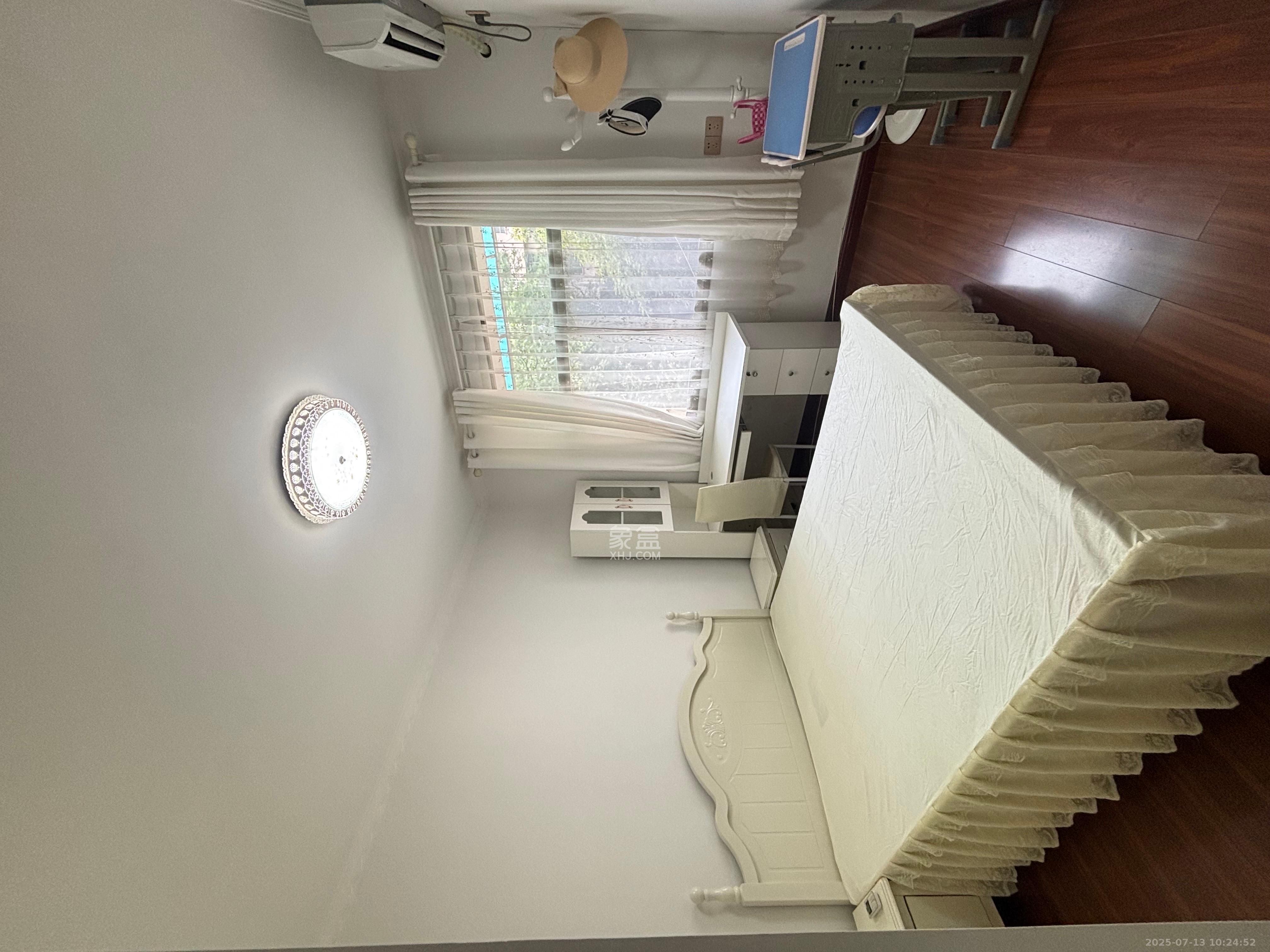 红旗社区  2室1厅1卫   2600.00元/月室内图