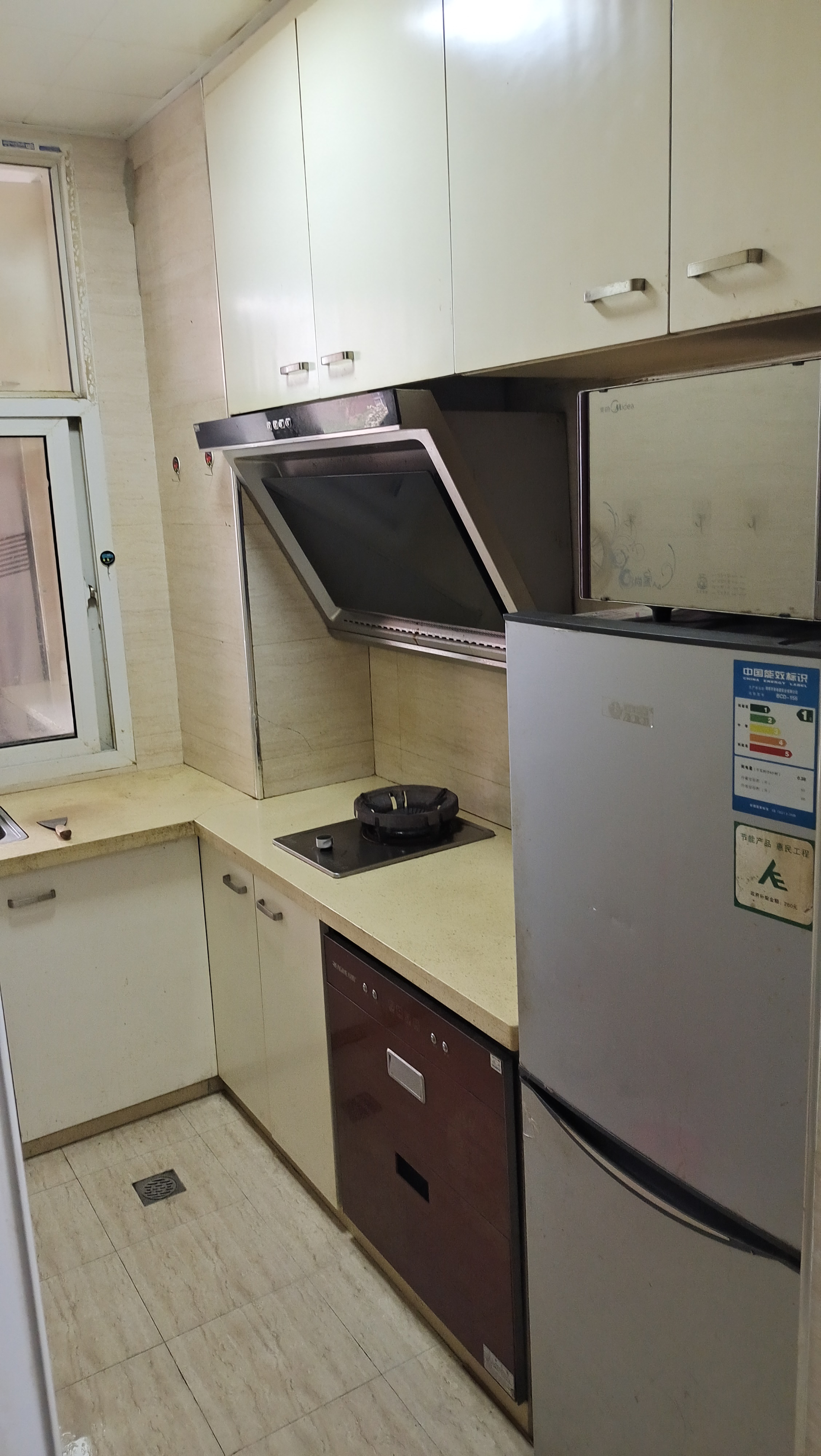 湘中园 1室1厅1卫 700.0元/月 湘中园 1室1厅1卫 700.0元/月室内图