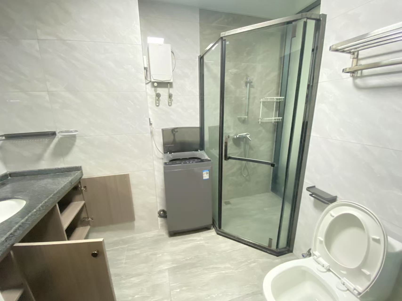 中国城星悦居  1室1厅1卫    2000.0元/月 中国城星悦居  1室1厅1卫    2000.0元/月室内图