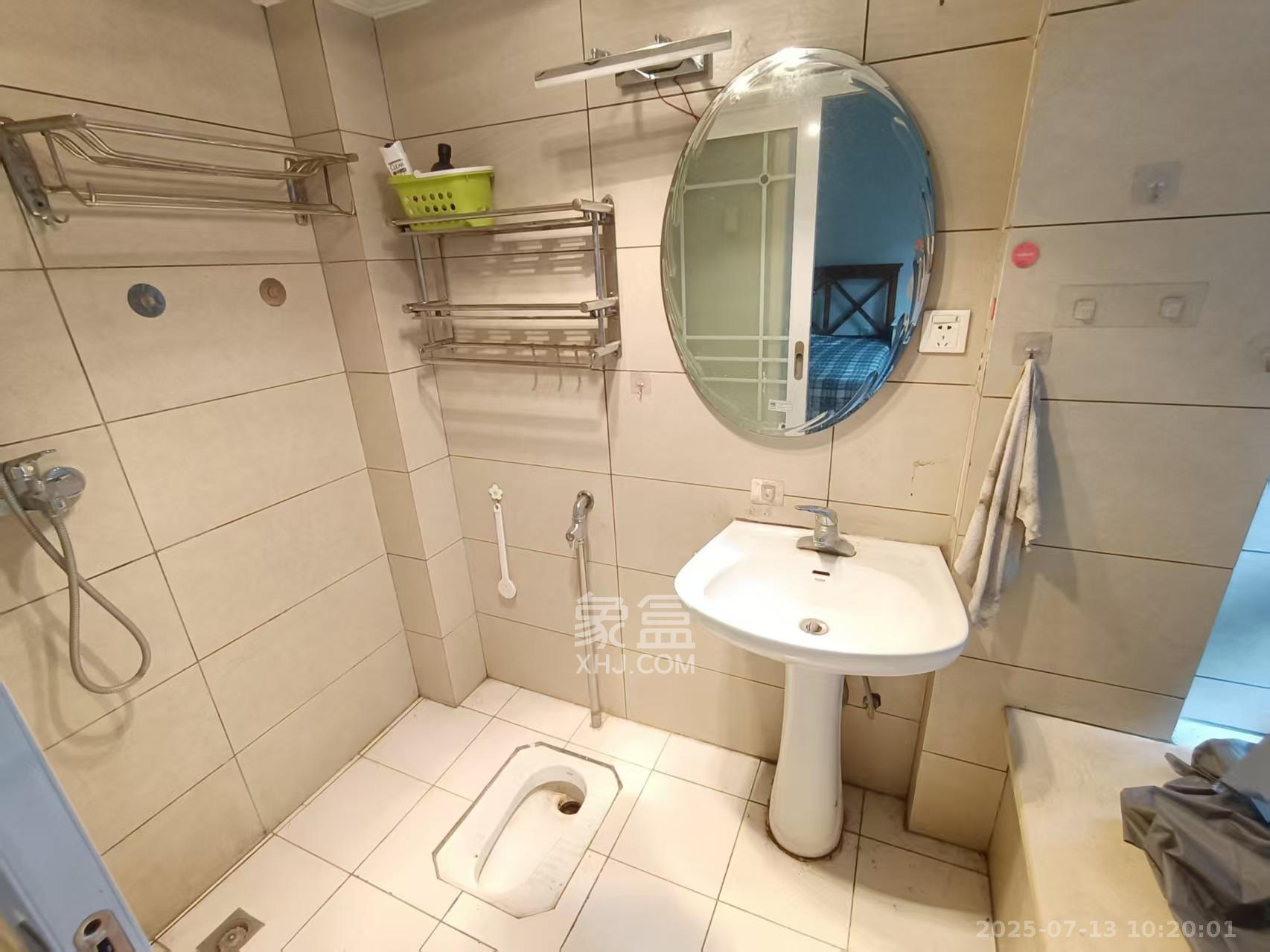 书院观邸 1室1厅1卫 1800.0元/月 书院观邸 1室1厅1卫 1800.0元/月室内图