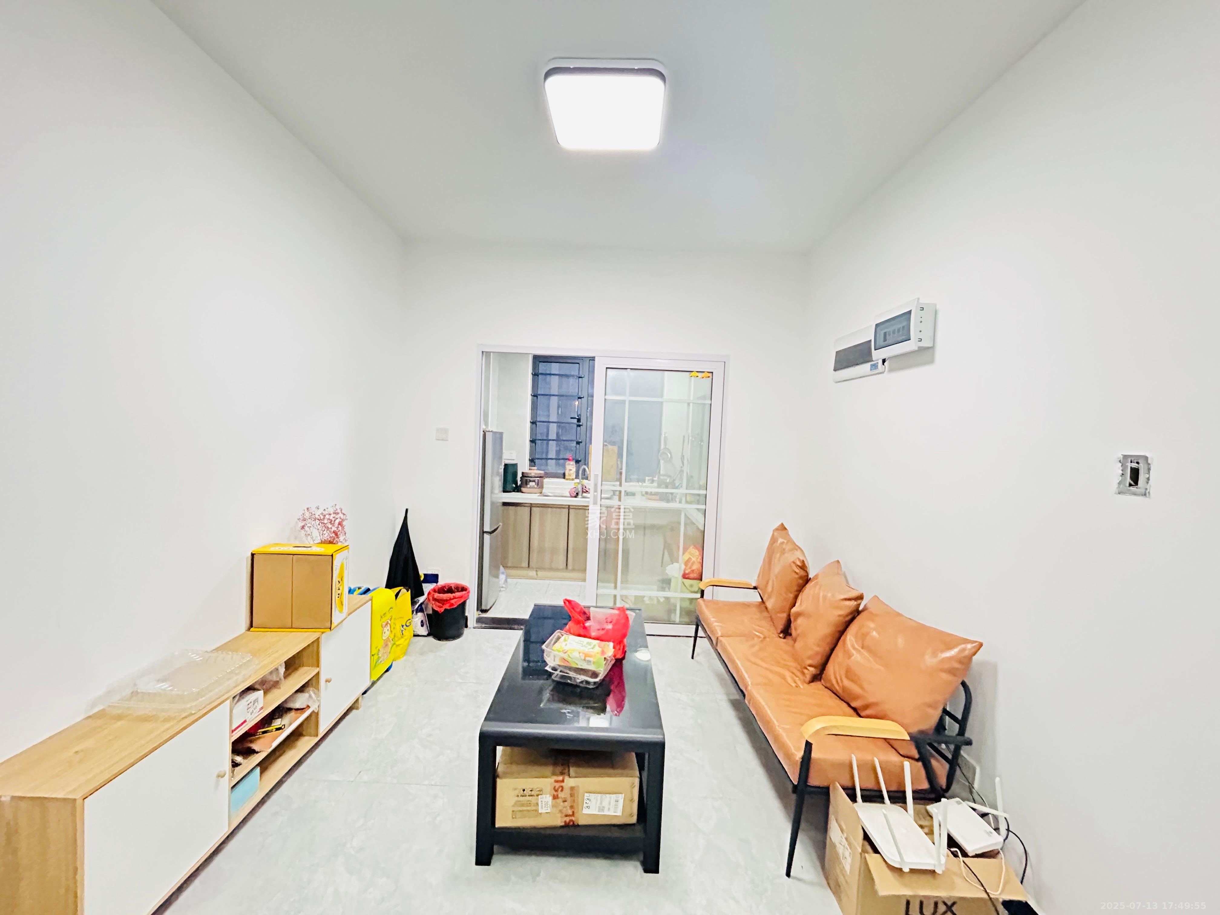 振业城三期 1室1厅1卫 700.0元/月 振业城三期 1室1厅1卫 700.0元/月室内图