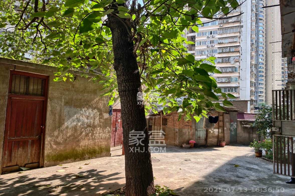 长沙铬盐厂单位宿舍 1室1厅1卫 1100.0元/月 长沙铬盐厂单位宿舍 1室1厅1卫 1100.0元/月室内图