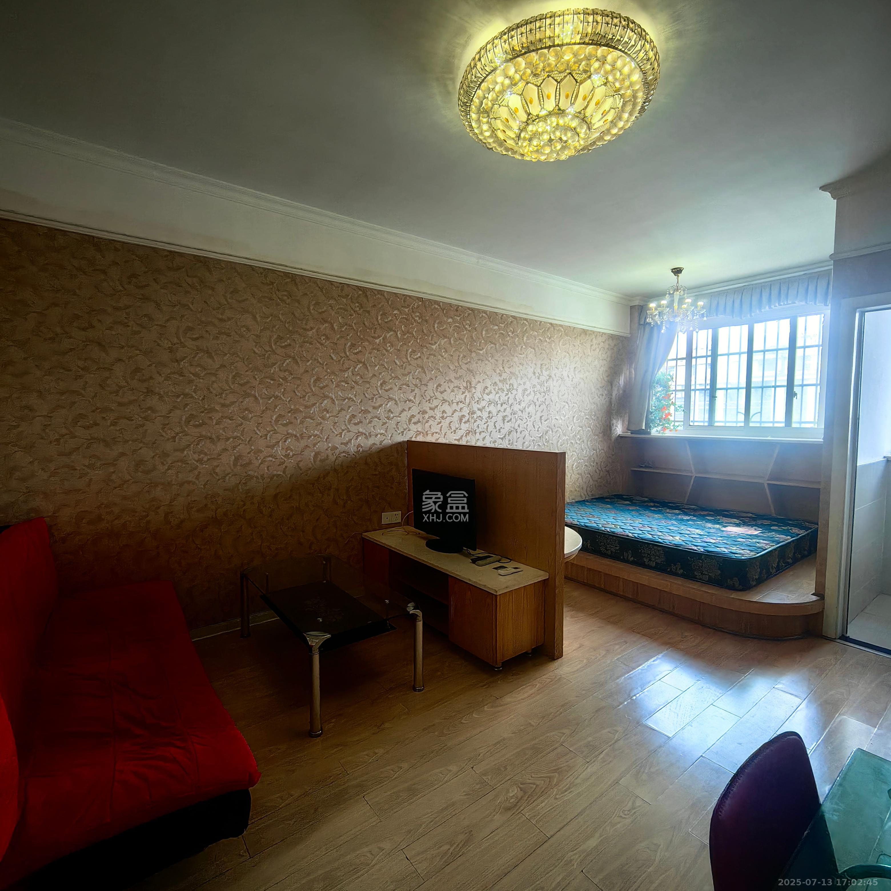 月亮湾草莓街区一、二期  1室1厅1卫    1200.0元/月 月亮湾草莓街区一、二期  1室1厅1卫    1200.0元/月室内图