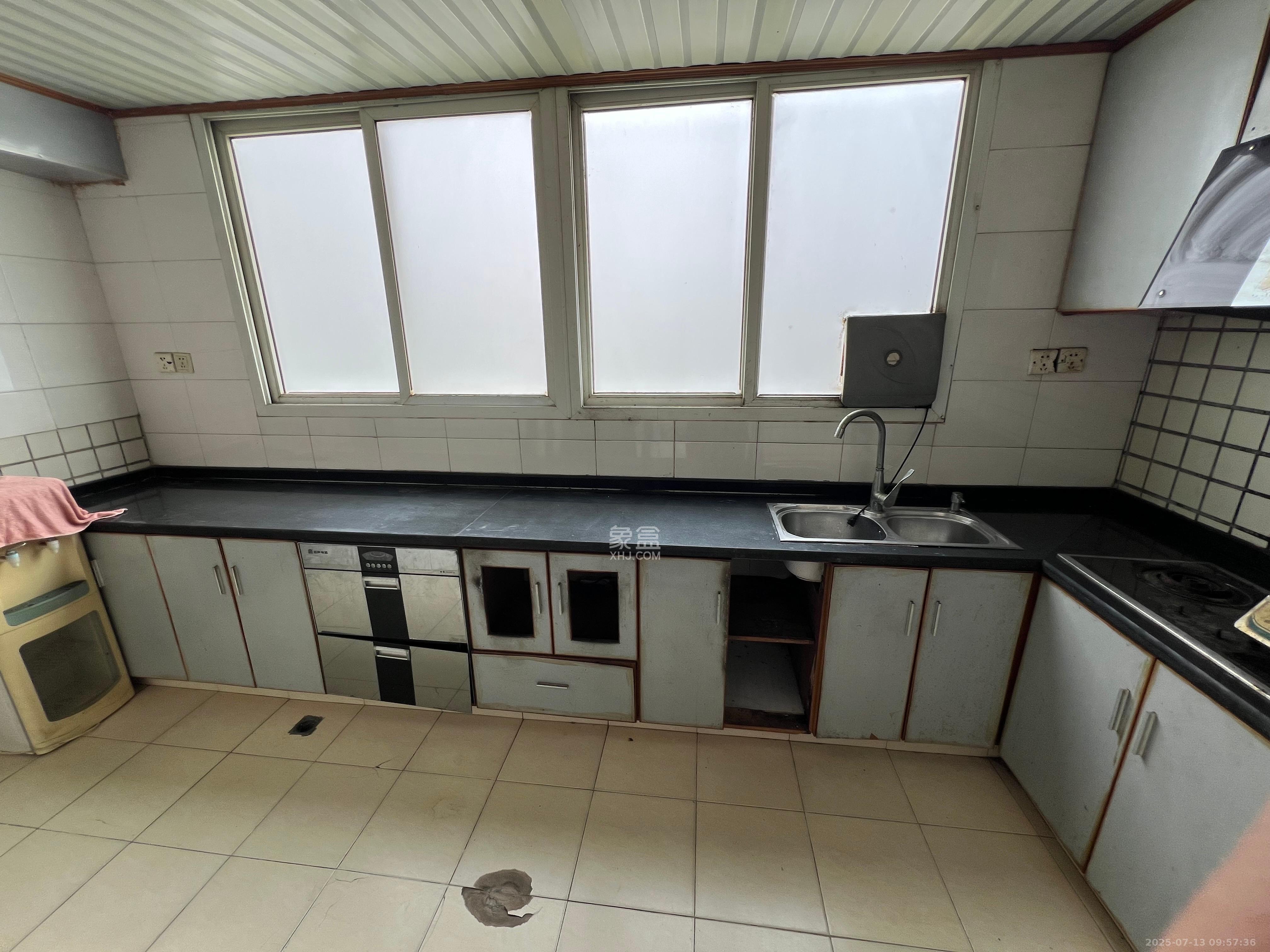 德政园 3室2厅2卫 1800.0元/月 德政园 3室2厅2卫 1800.0元/月室内图