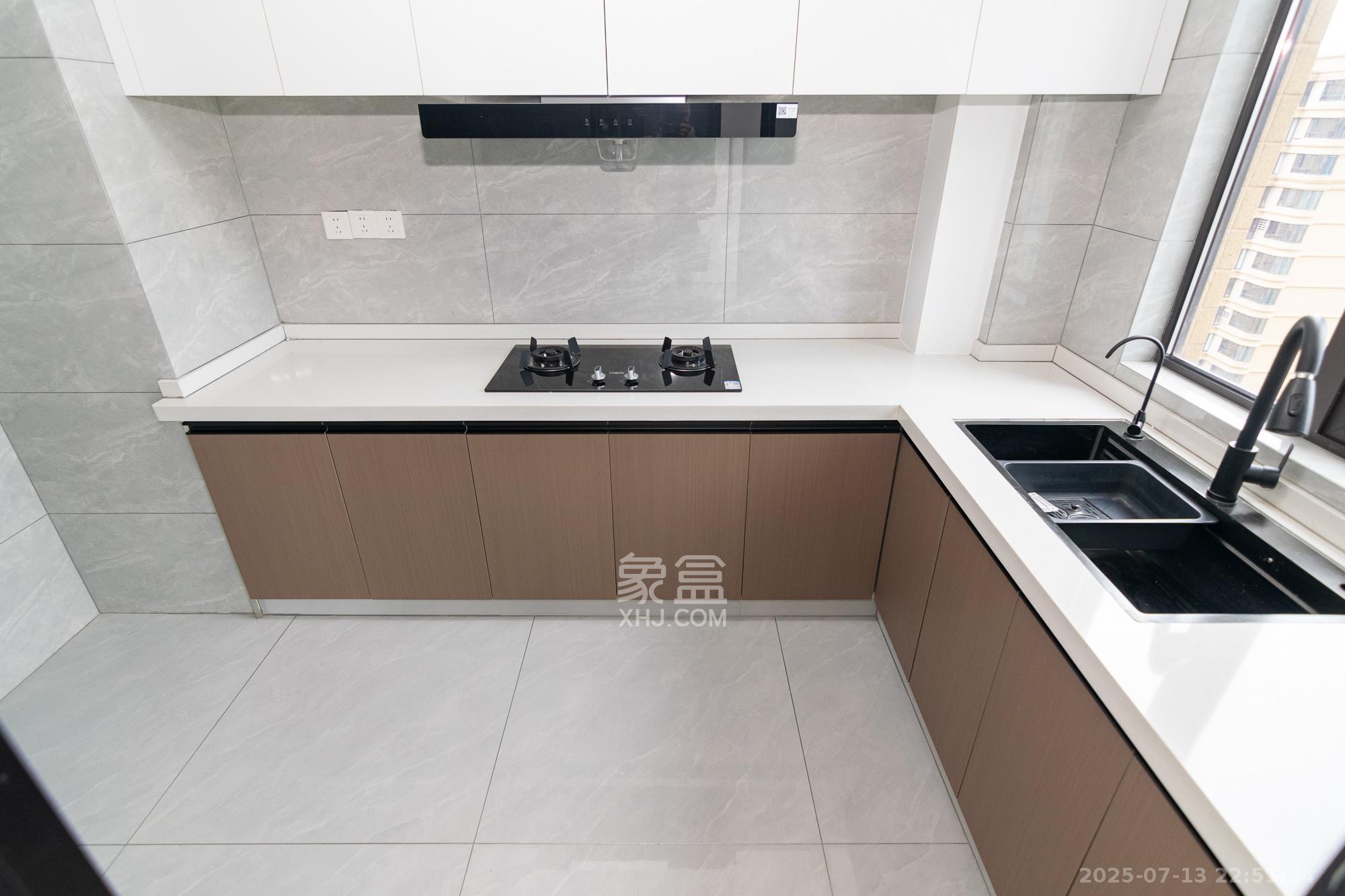 三润城(三润星城) 4室2厅2卫 126.8万 三润城(三润星城) 4室2厅2卫 126.8万厨房