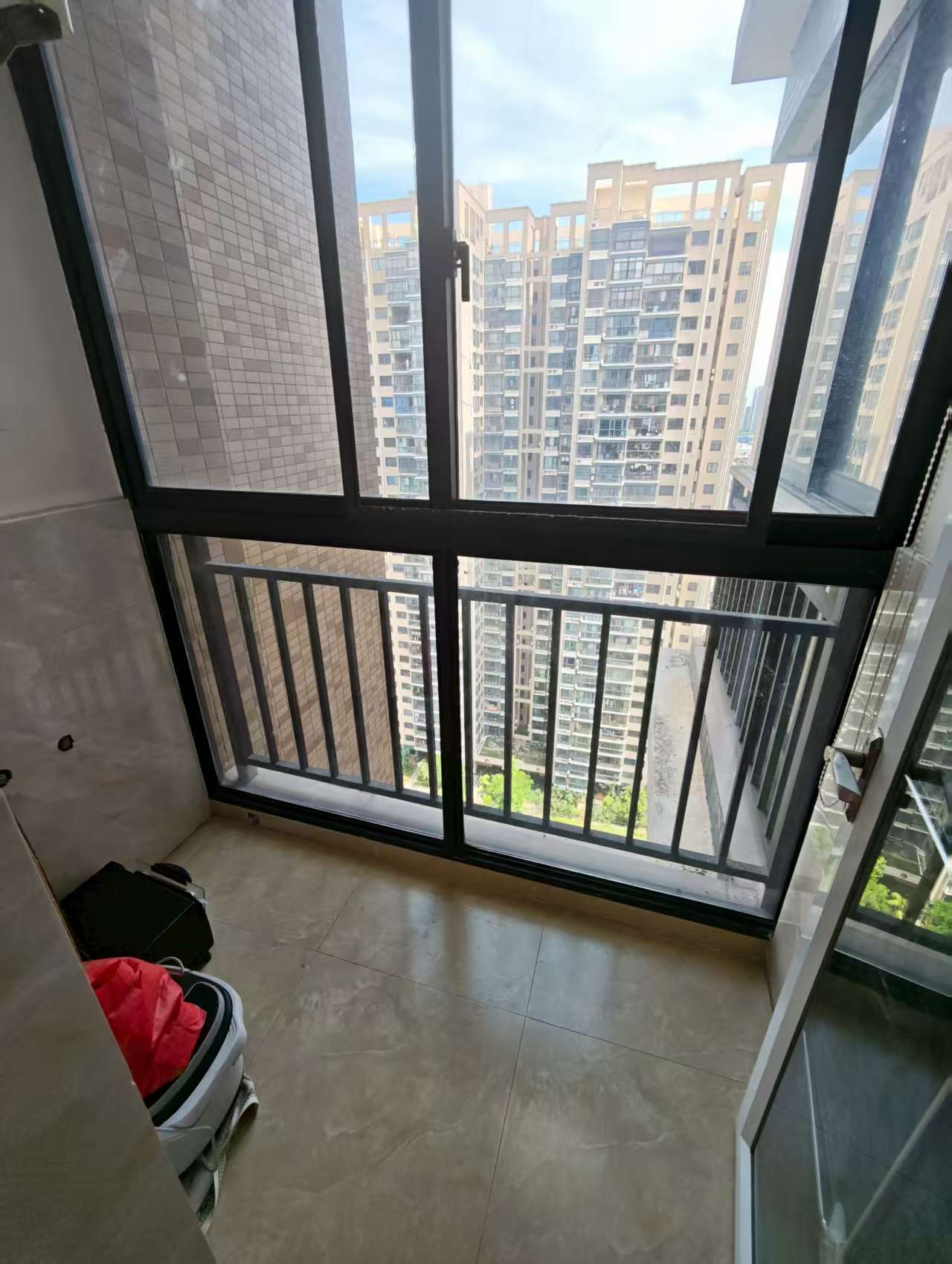 环强御景湾  3室2厅2卫   3300.00元/月室内图