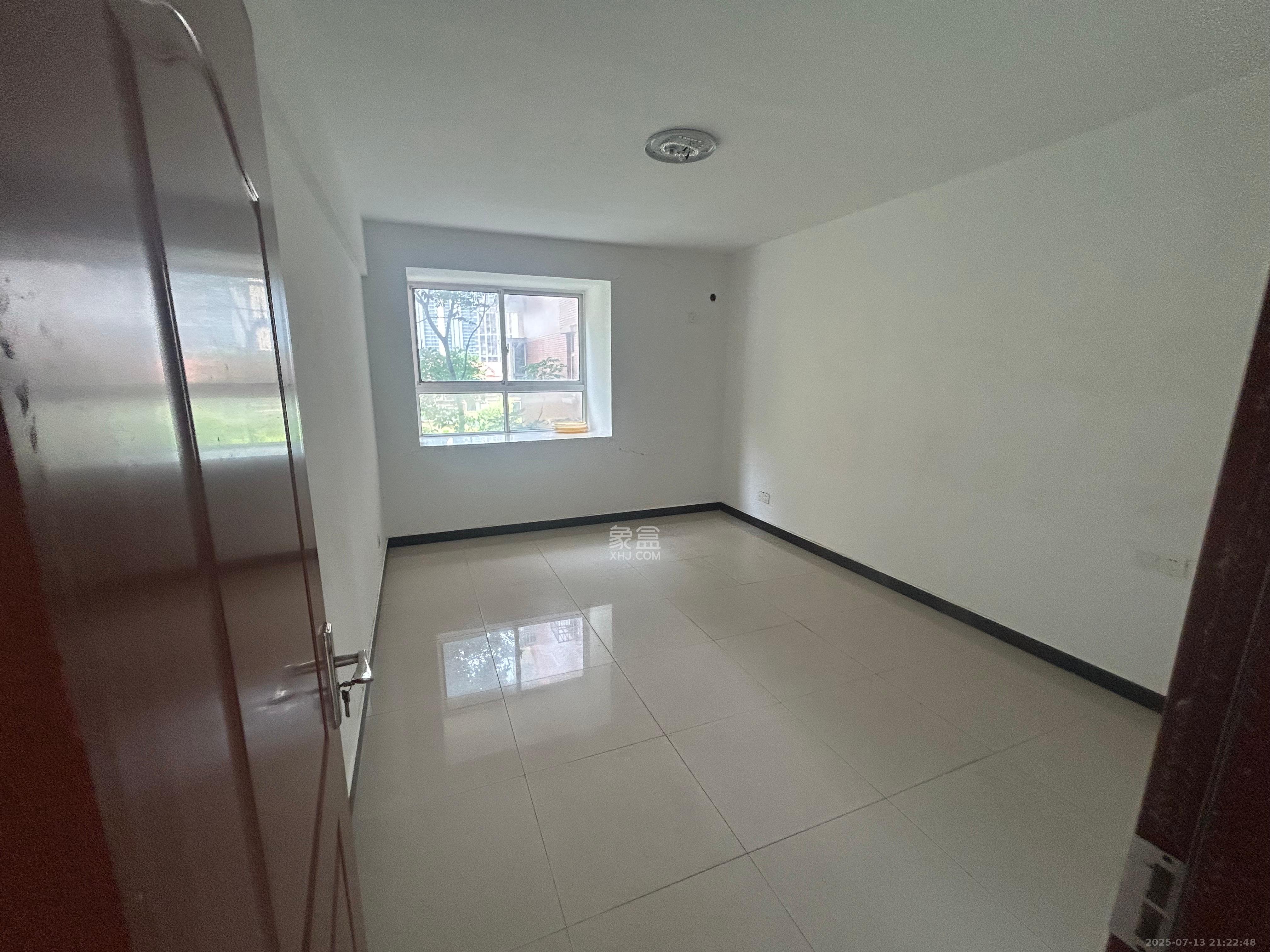 润芳园 1室2厅1卫 1700.0元/月 润芳园 1室2厅1卫 1700.0元/月室内图