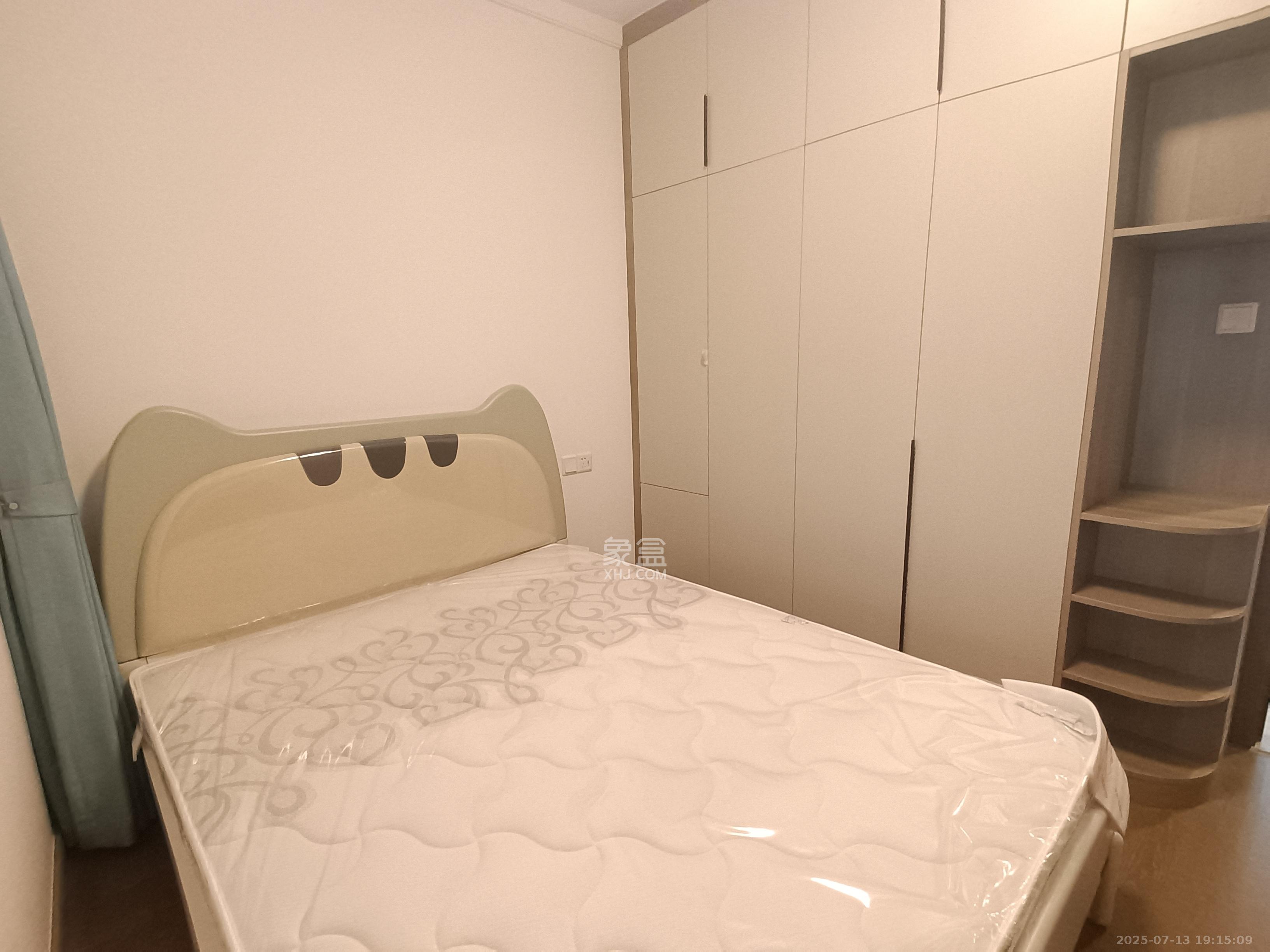 龙湖铂金中心(龙湖春江郦城) 3室2厅2卫 4800.0元/月 龙湖铂金中心(龙湖春江郦城) 3室2厅2卫 4800.0元/月室内图