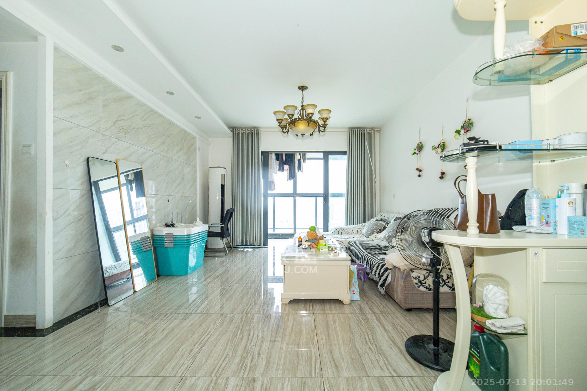 蓝山郡 2室2厅1卫 45.0万 蓝山郡 2室2厅1卫 45.0万客厅