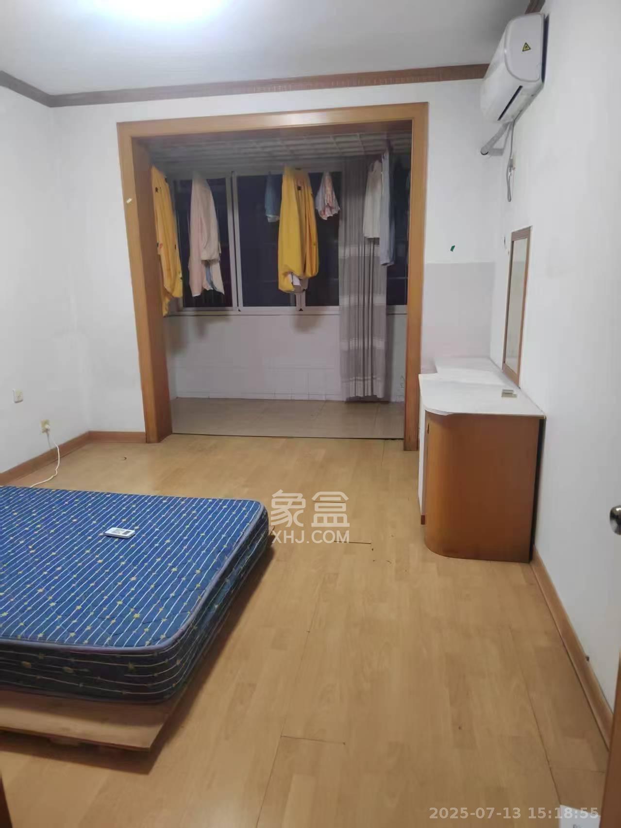 海华锦园  3室2厅1卫    1600.0元/月 海华锦园  3室2厅1卫    1600.0元/月室内图