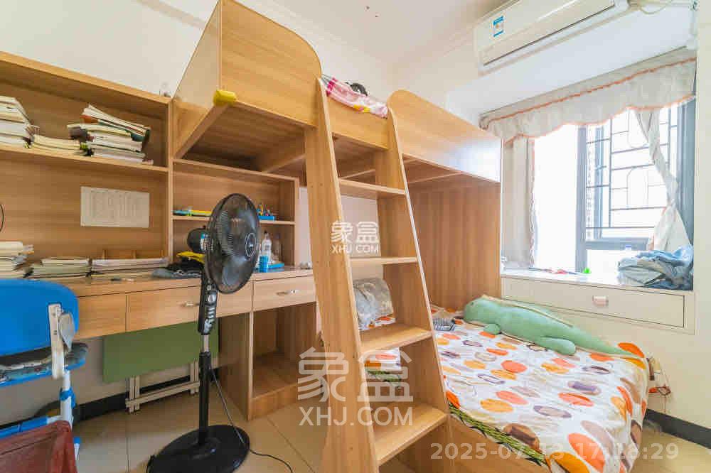 华润凤凰城二期  3室2厅1卫   1800.00元/月室内图