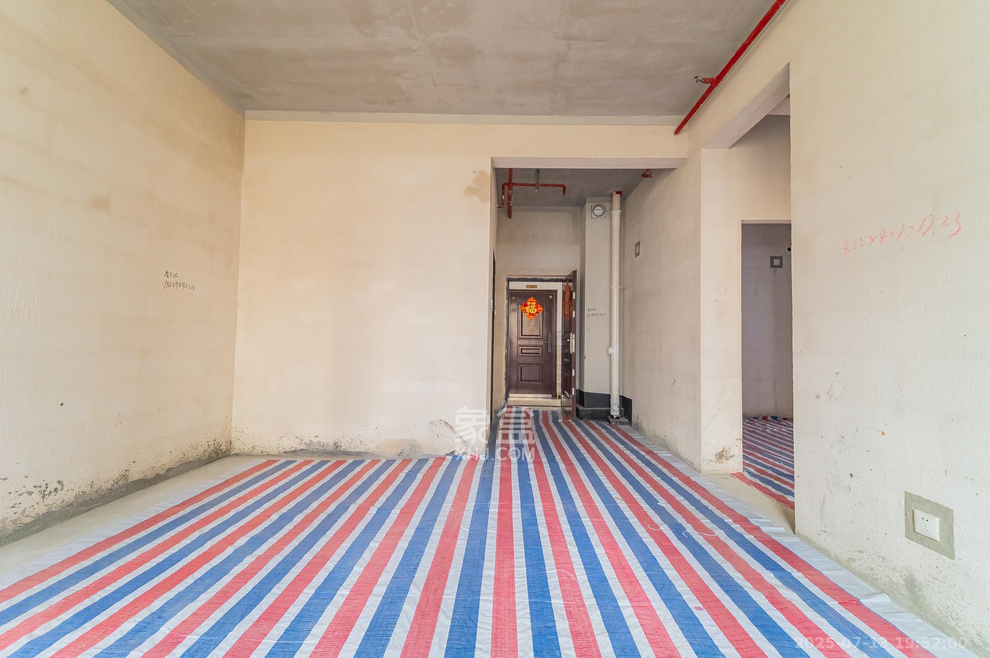 中建悦和城 2室1厅1卫 52.0万 中建悦和城 2室1厅1卫 52.0万客厅