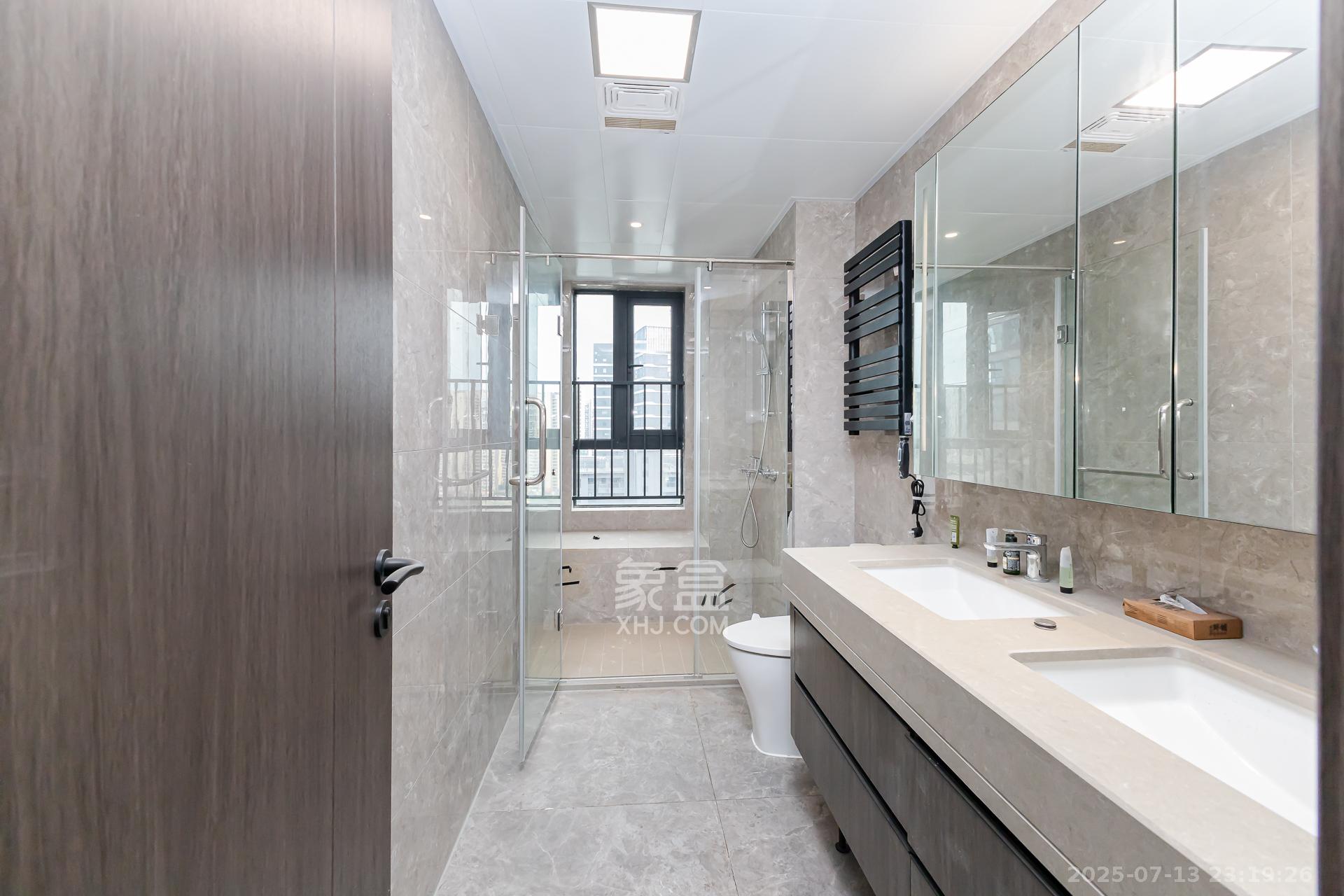 越秀湘江星汇城三期 4室2厅3卫 260.0万 越秀湘江星汇城三期 4室2厅3卫 260.0万卫生间