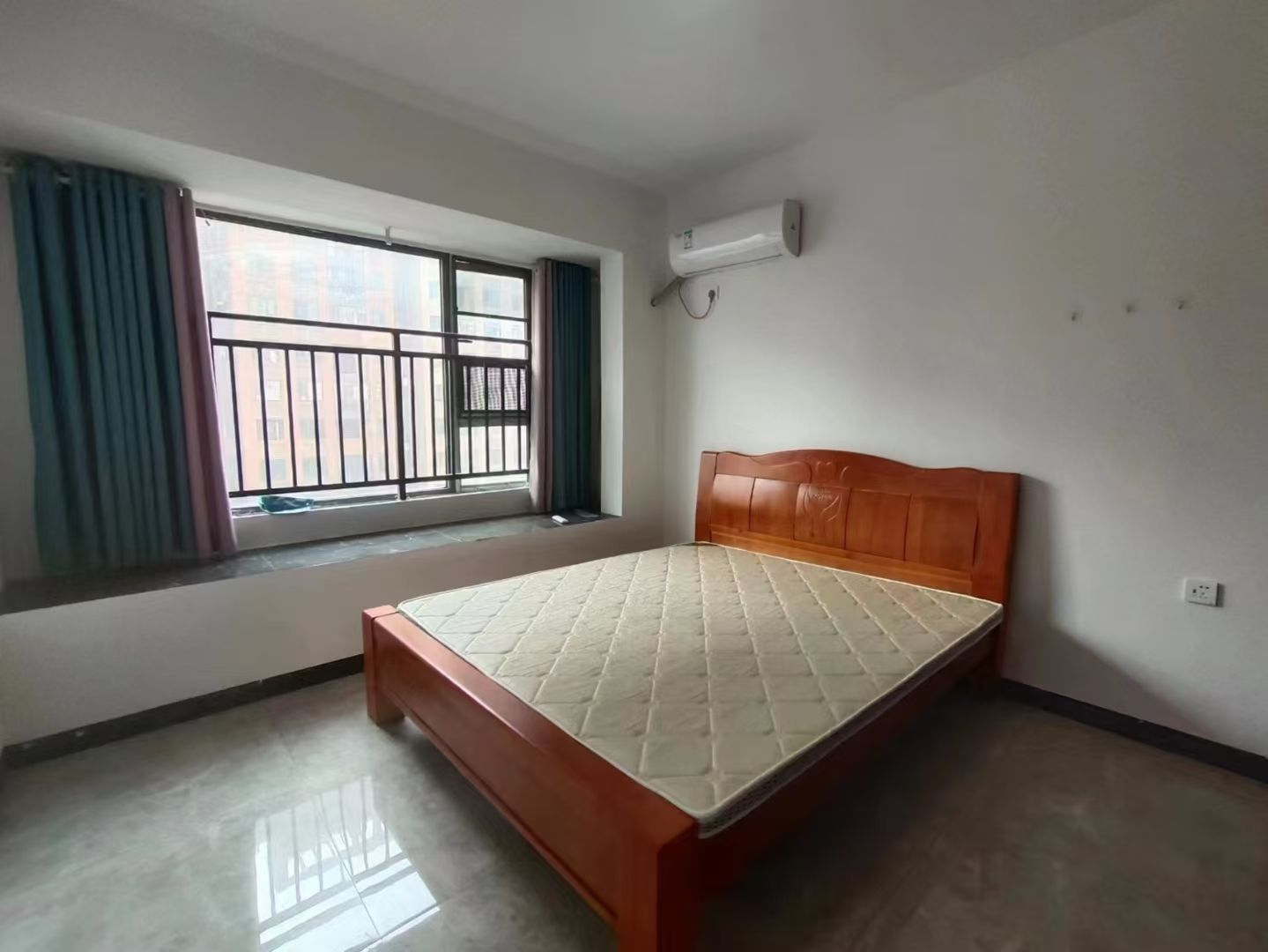 百弘学府城 3室2厅2卫 2000.0元/月 百弘学府城 3室2厅2卫 2000.0元/月室内图